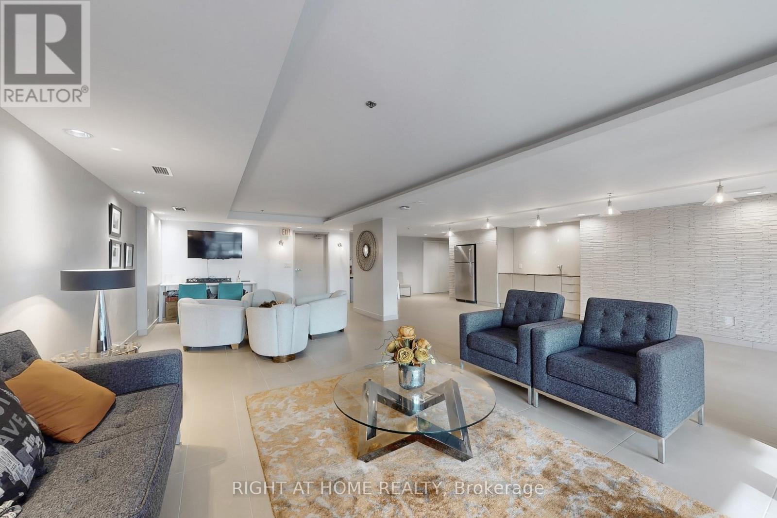 Level 2 Party Room - 508 Wellington Street W, Toronto, Ontario  M5V 0K8 - Photo 10 - C12464398
