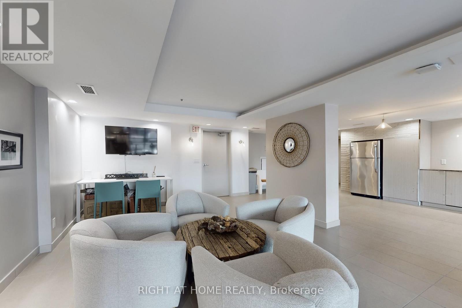 Level 2 Party Room - 508 Wellington Street W, Toronto, Ontario  M5V 0K8 - Photo 16 - C12464398