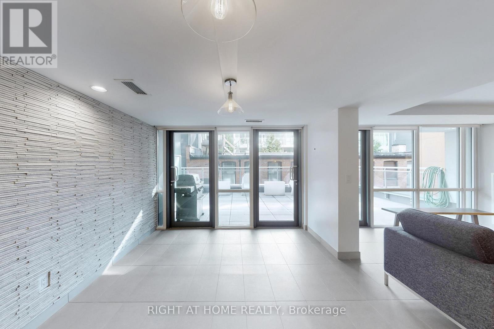 Level 2 Party Room - 508 Wellington Street W, Toronto, Ontario  M5V 0K8 - Photo 19 - C12464398