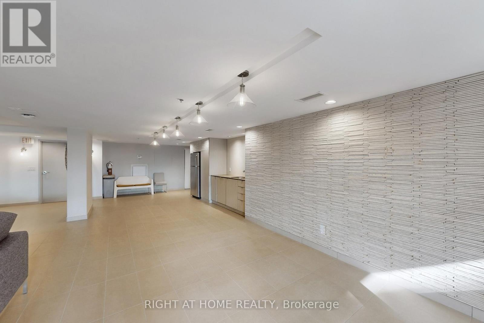 Level 2 Party Room - 508 Wellington Street W, Toronto, Ontario  M5V 0K8 - Photo 21 - C12464398