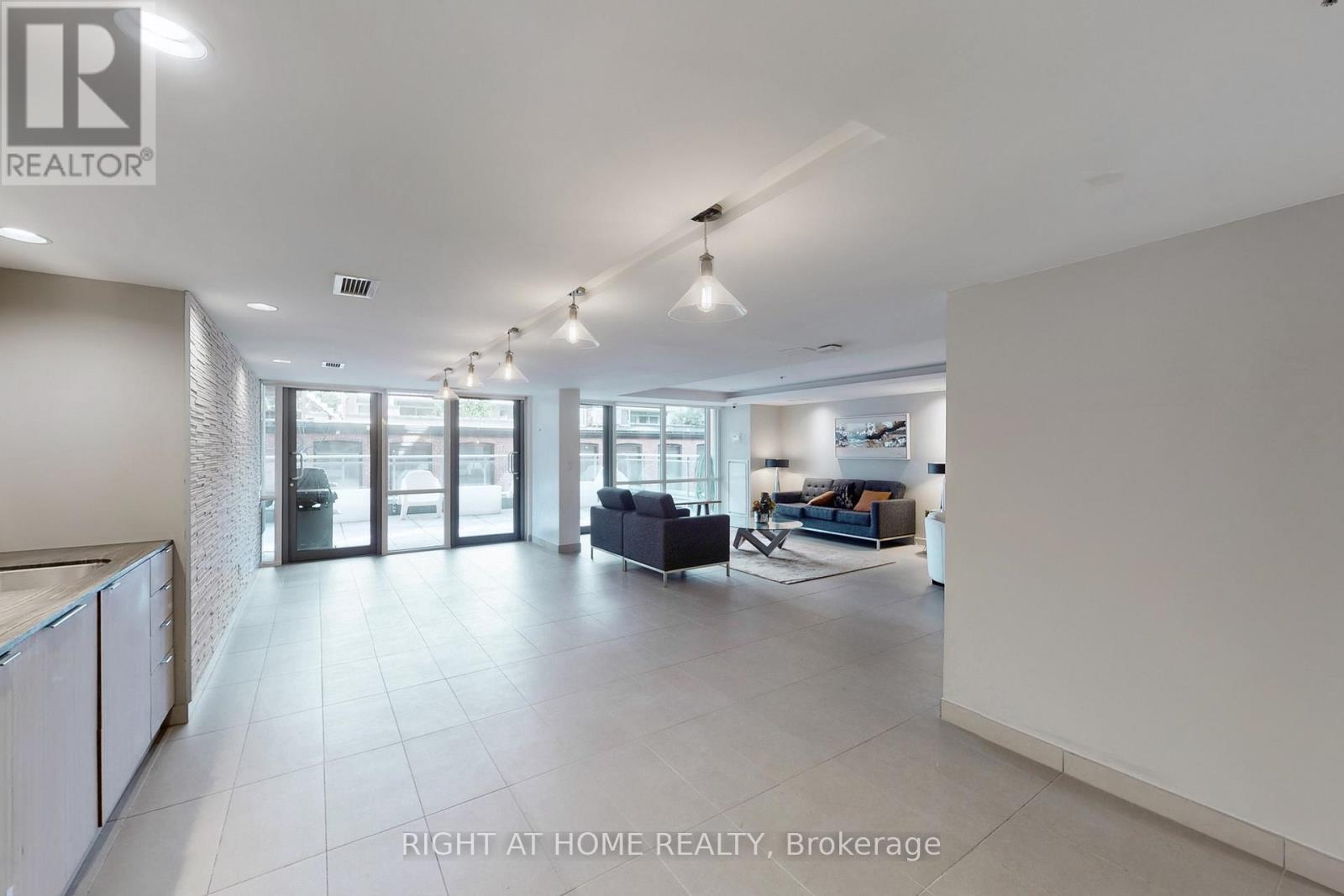 Level 2 Party Room - 508 Wellington Street W, Toronto, Ontario  M5V 0K8 - Photo 22 - C12464398