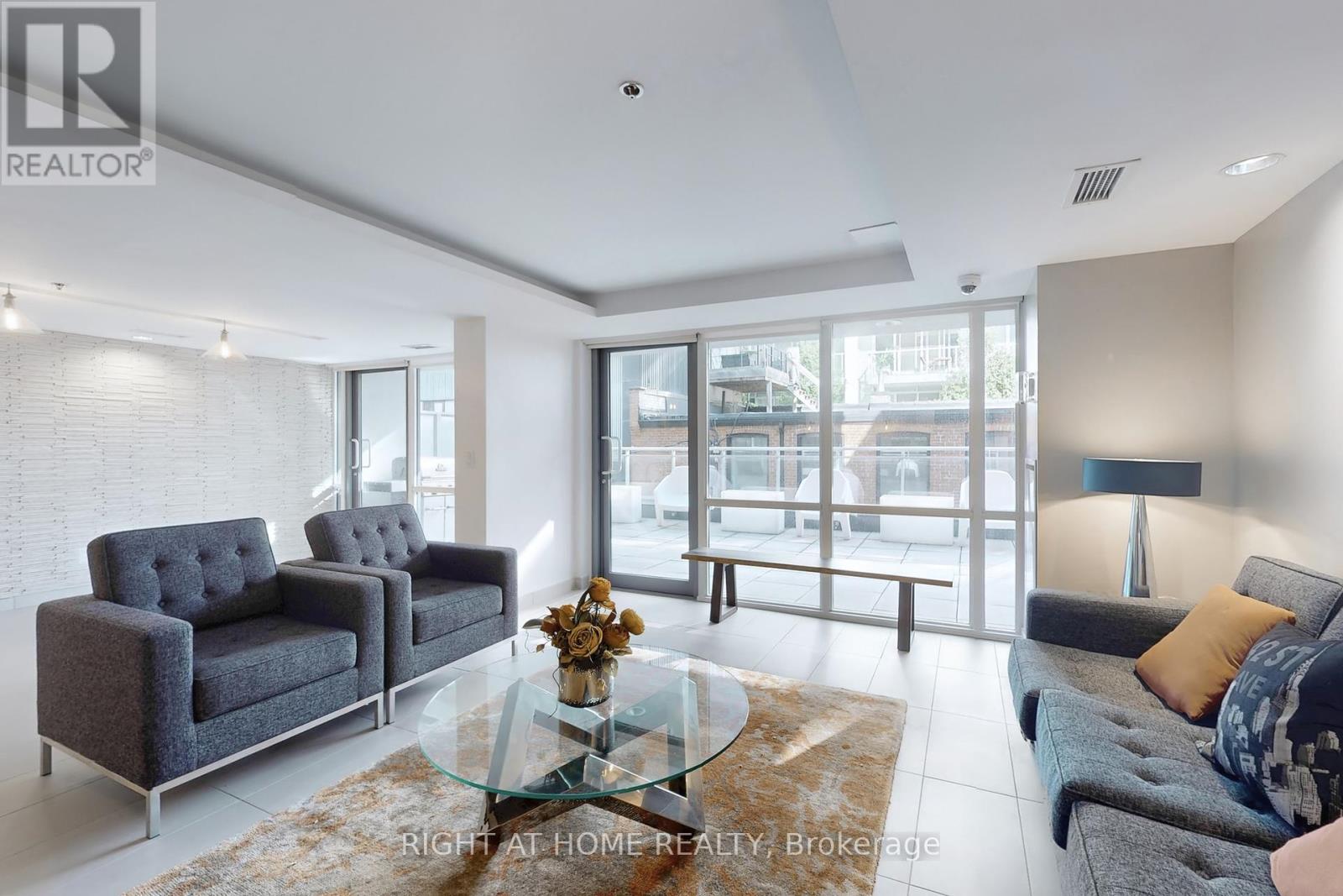 Level 2 Party Room - 508 Wellington Street W, Toronto, Ontario  M5V 0K8 - Photo 9 - C12464398