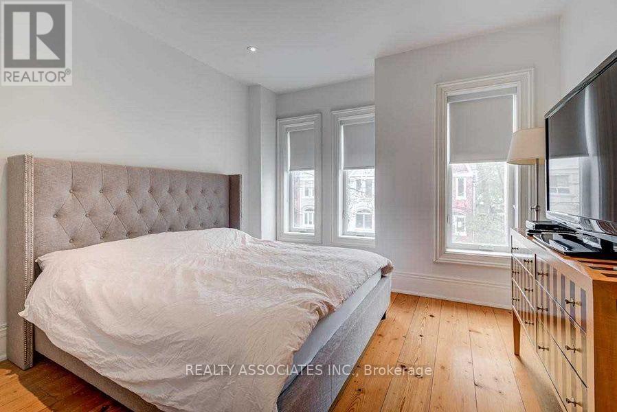 23 Afton Avenue, Toronto, Ontario  M6J 1R6 - Photo 12 - C12464400