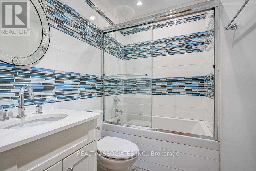 23 Afton Avenue, Toronto, Ontario  M6J 1R6 - Photo 16 - C12464400