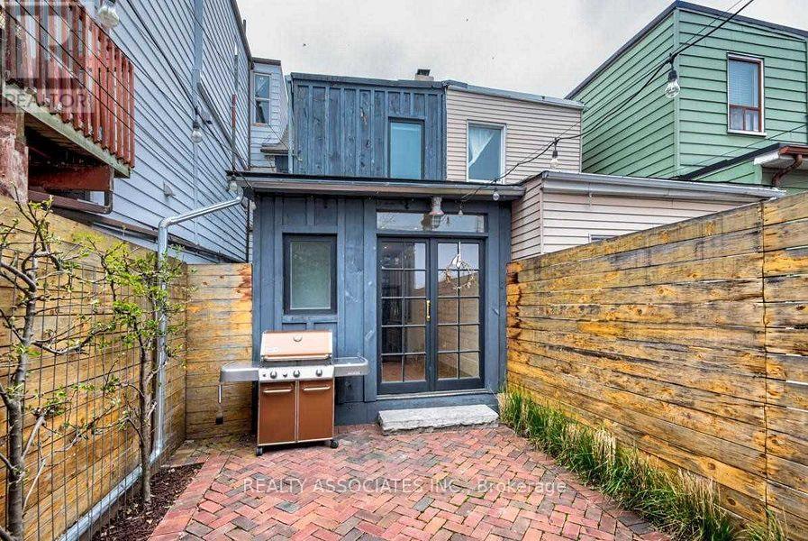 23 Afton Avenue, Toronto, Ontario  M6J 1R6 - Photo 21 - C12464400