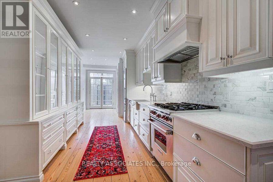 23 Afton Avenue, Toronto, Ontario  M6J 1R6 - Photo 9 - C12464400
