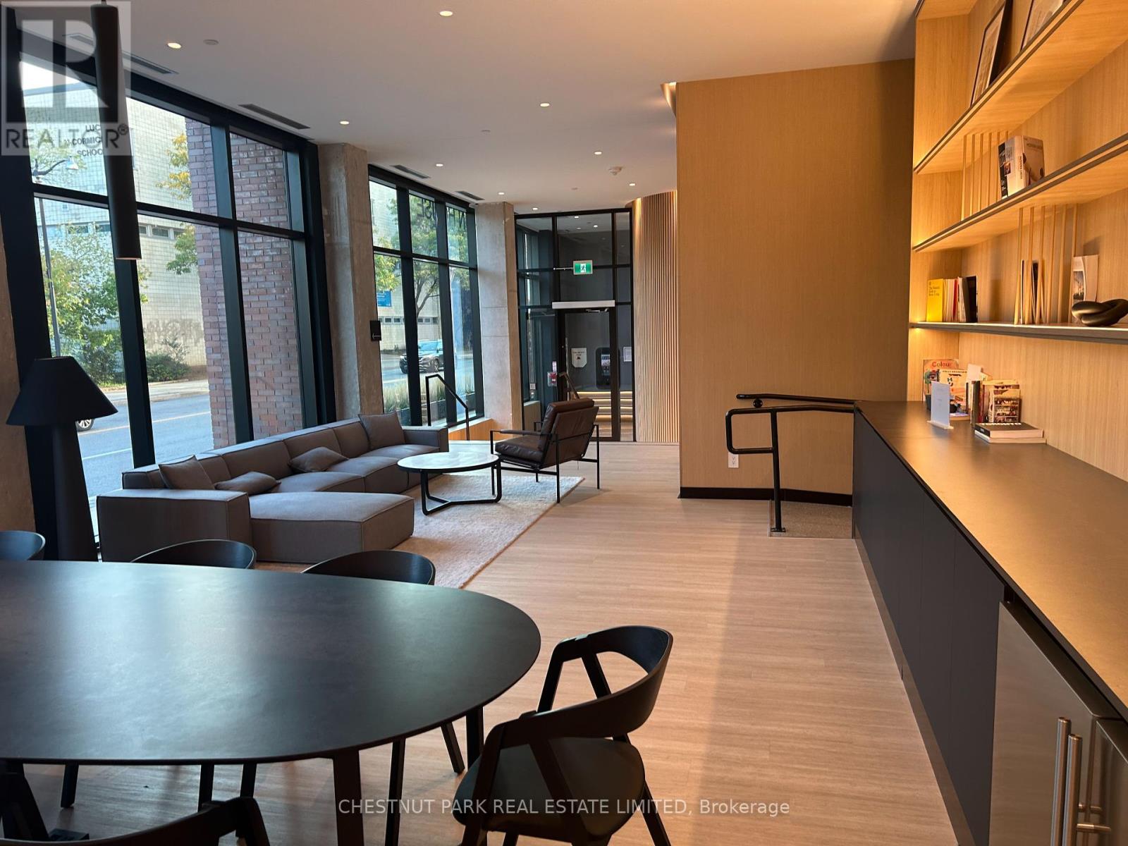 613 - 2720 Dundas Street W, Toronto, Ontario  M6P 1Y2 - Photo 13 - W12357313