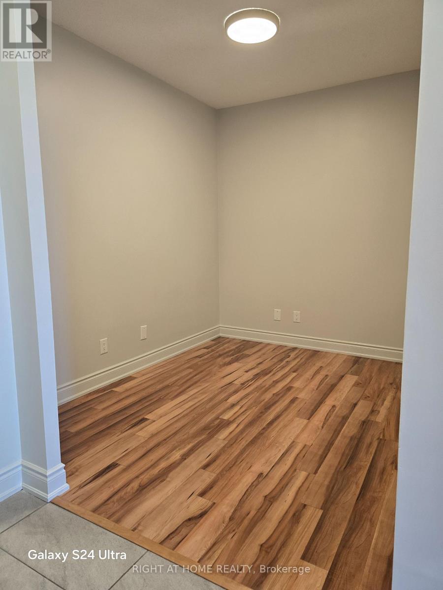 907 - 9088 Yonge Street, Richmond Hill, Ontario  L4C 0Y6 - Photo 11 - N12463953