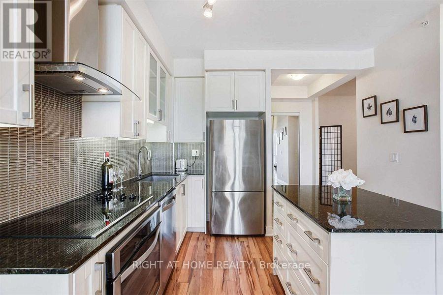907 - 9088 Yonge Street, Richmond Hill, Ontario  L4C 0Y6 - Photo 5 - N12463953