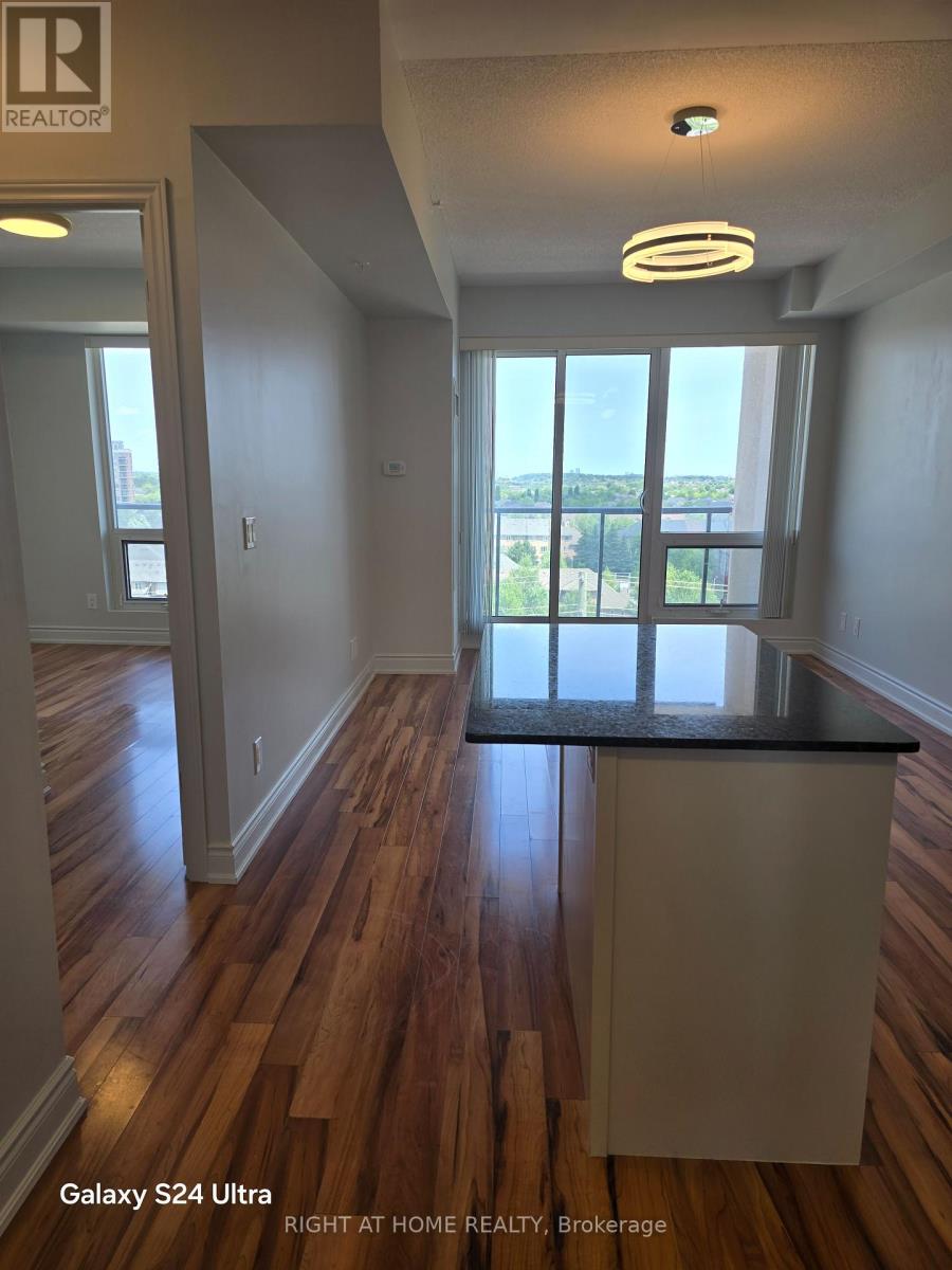 907 - 9088 Yonge Street, Richmond Hill, Ontario  L4C 0Y6 - Photo 6 - N12463953