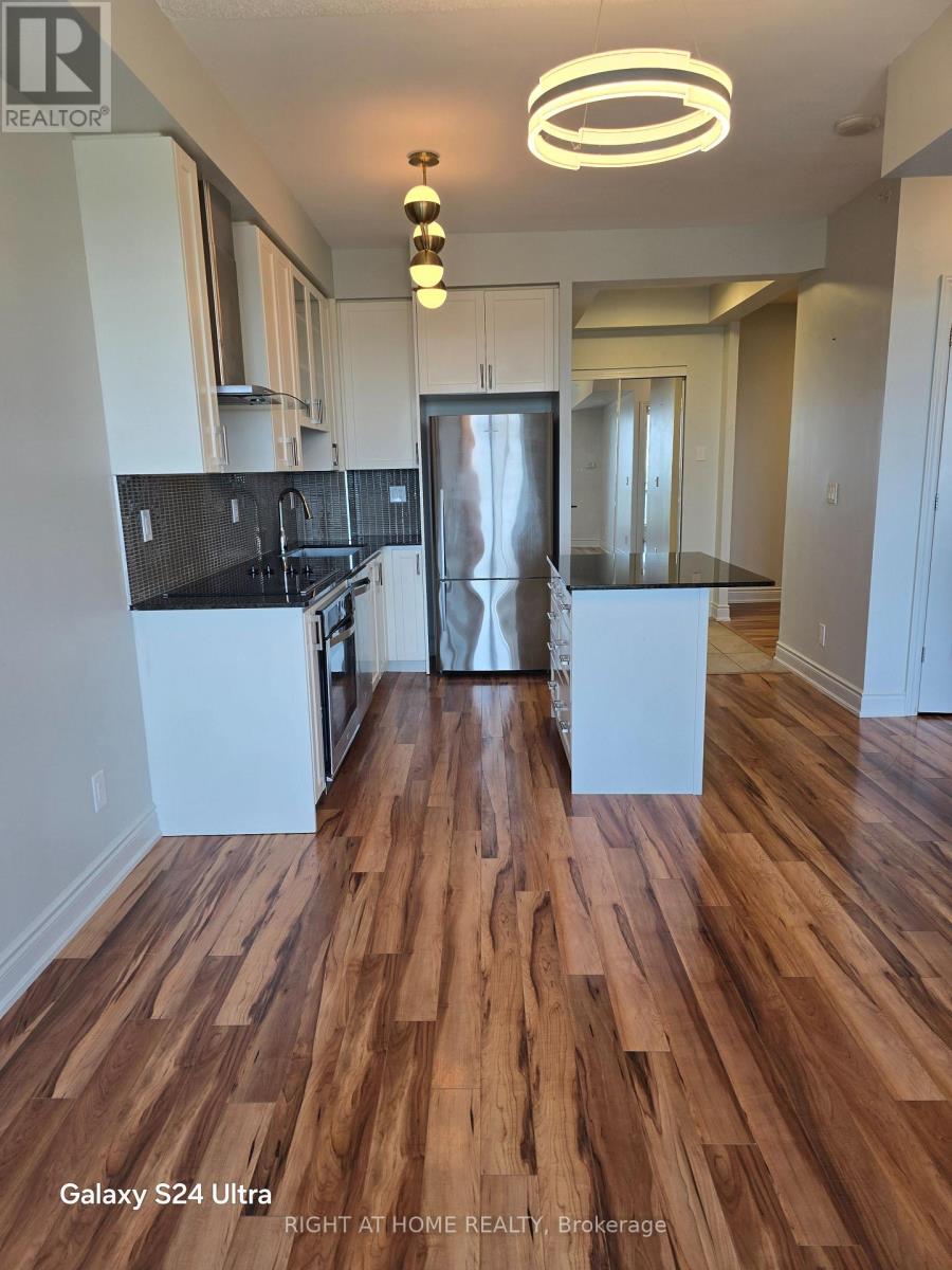 907 - 9088 Yonge Street, Richmond Hill, Ontario  L4C 0Y6 - Photo 9 - N12463953