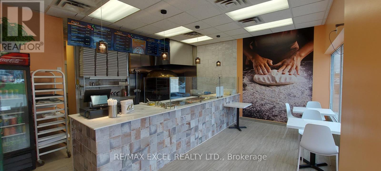 4 - 16700 BAYVIEW AVENUE, Newmarket, Ontario