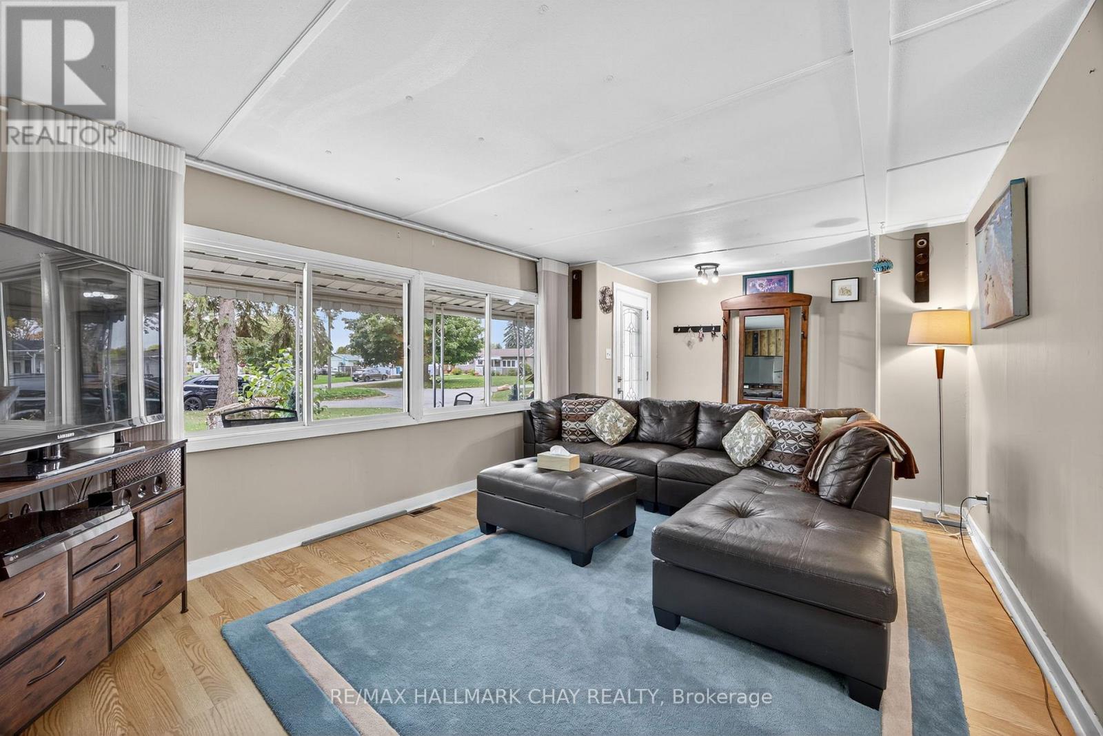 9 Locust Hill Court, Innisfil, Ontario  L9S 1R7 - Photo 4 - N12464416