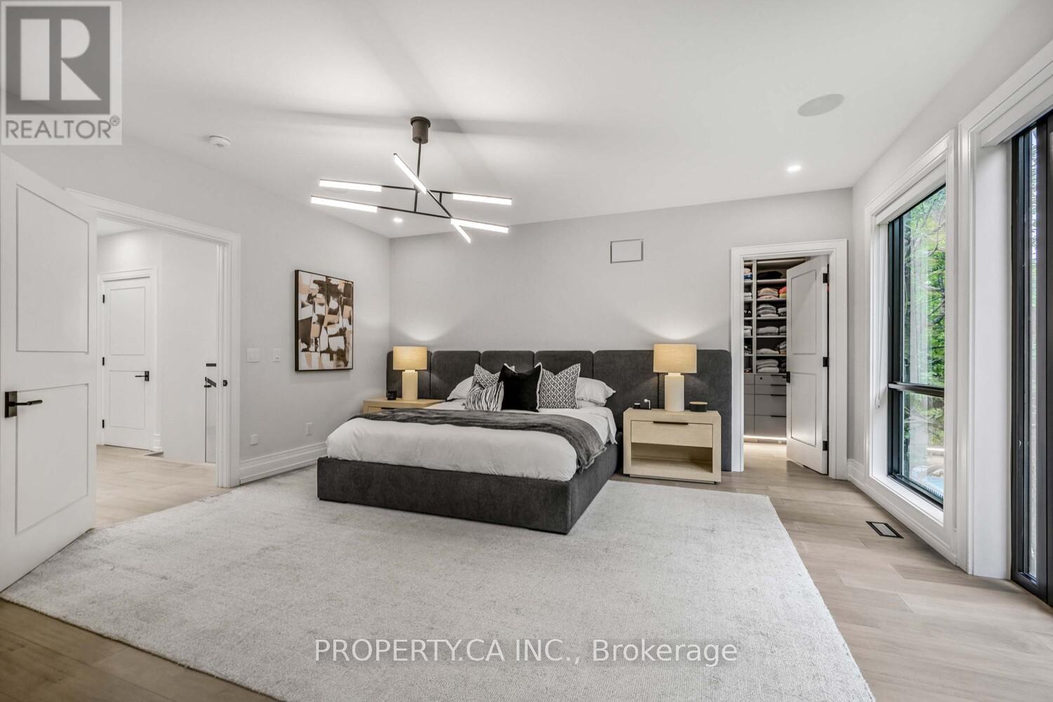 8 Manor Haven Road, Toronto, Ontario  M6A 2H9 - Photo 14 - C12447331