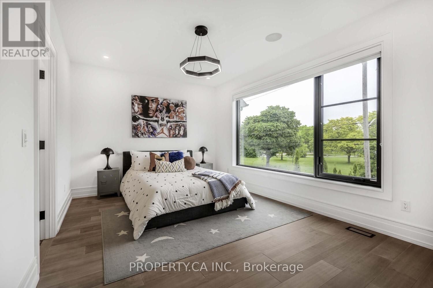 8 Manor Haven Road, Toronto, Ontario  M6A 2H9 - Photo 22 - C12447331