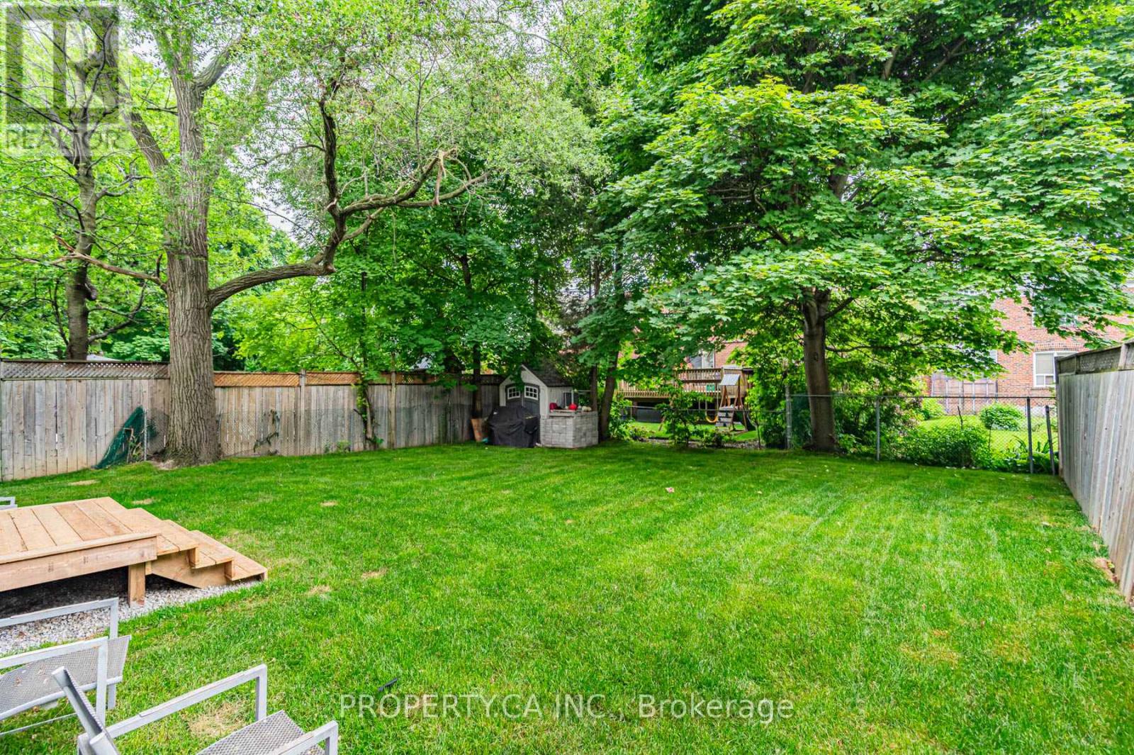 8 Manor Haven Road, Toronto, Ontario  M6A 2H9 - Photo 33 - C12447331