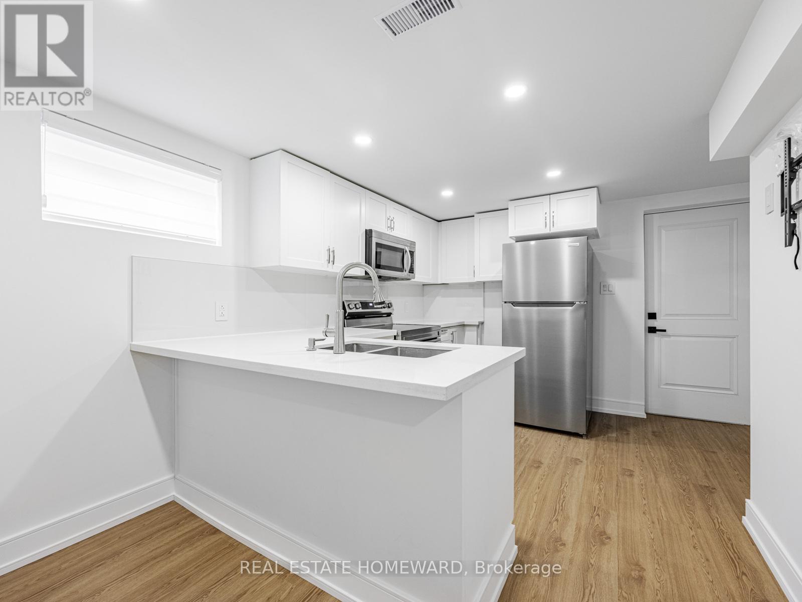 10 Juliana Court, Toronto, Ontario  M6S 2R2 - Photo 24 - W12464405