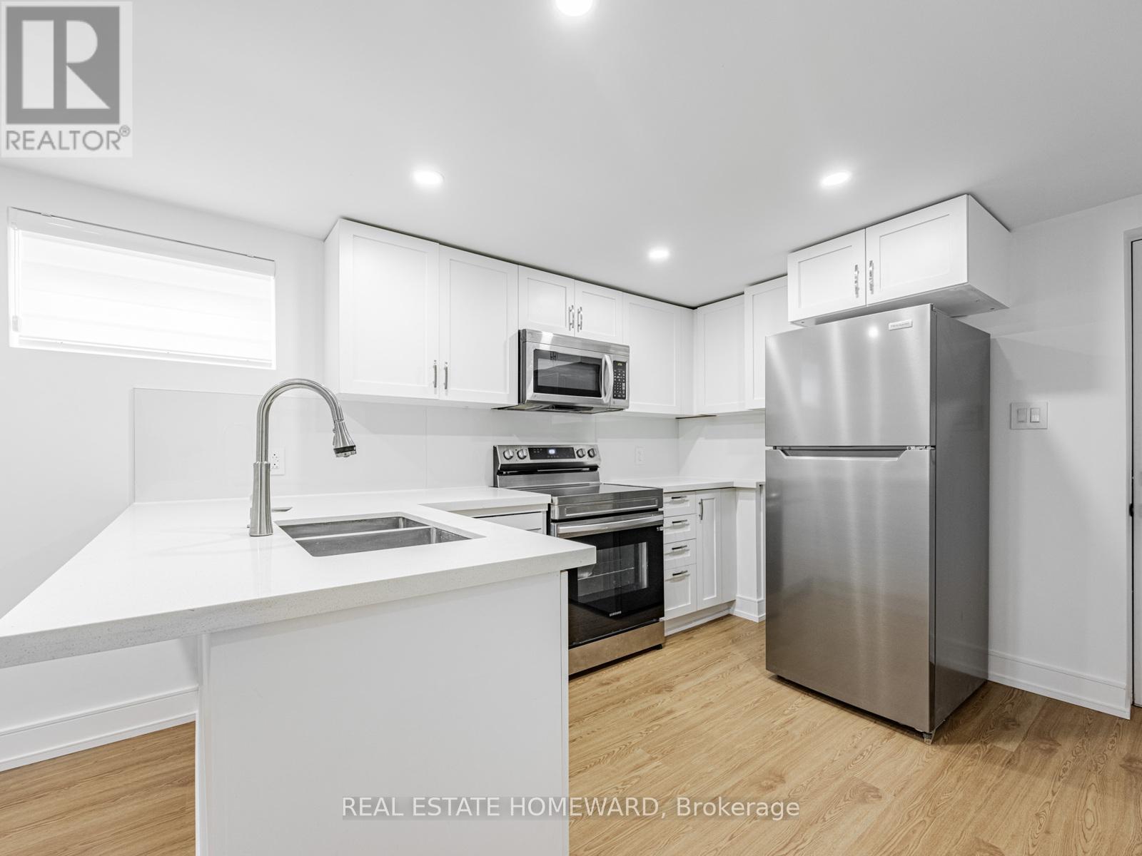 10 Juliana Court, Toronto, Ontario  M6S 2R2 - Photo 25 - W12464405