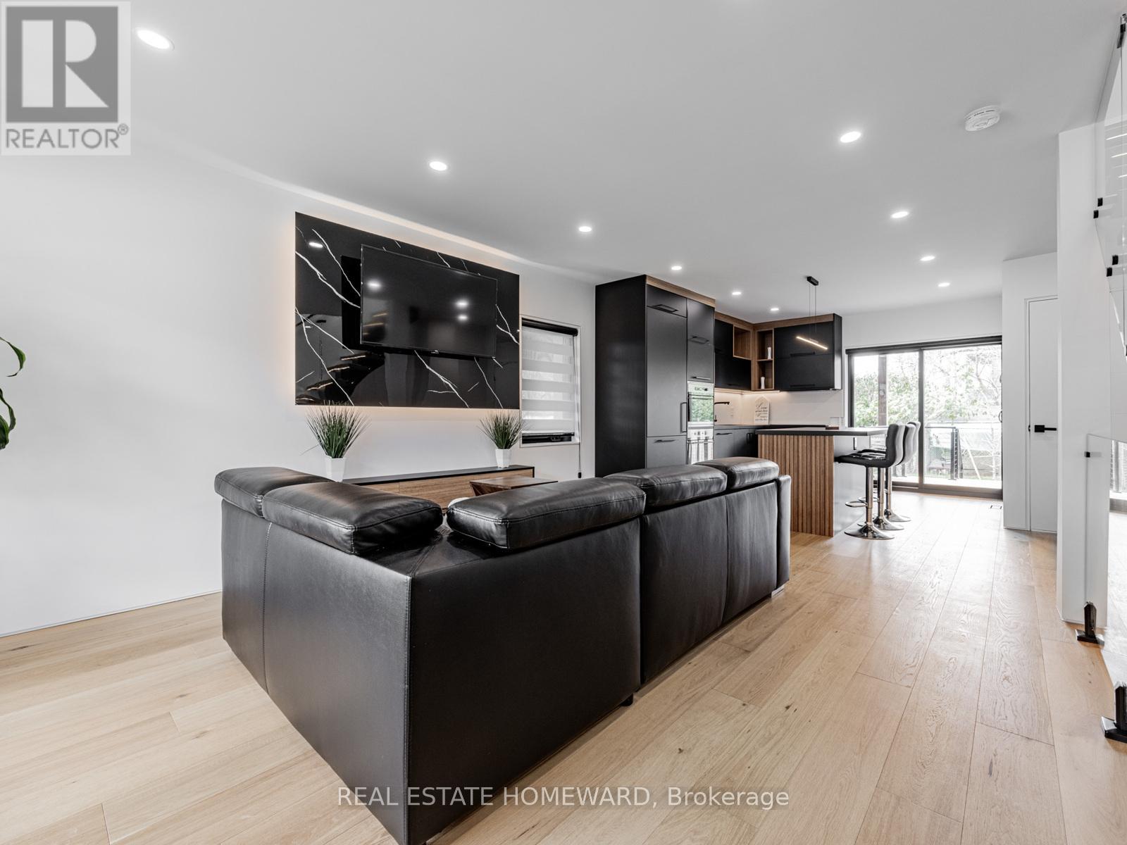 10 Juliana Court, Toronto, Ontario  M6S 2R2 - Photo 8 - W12464405
