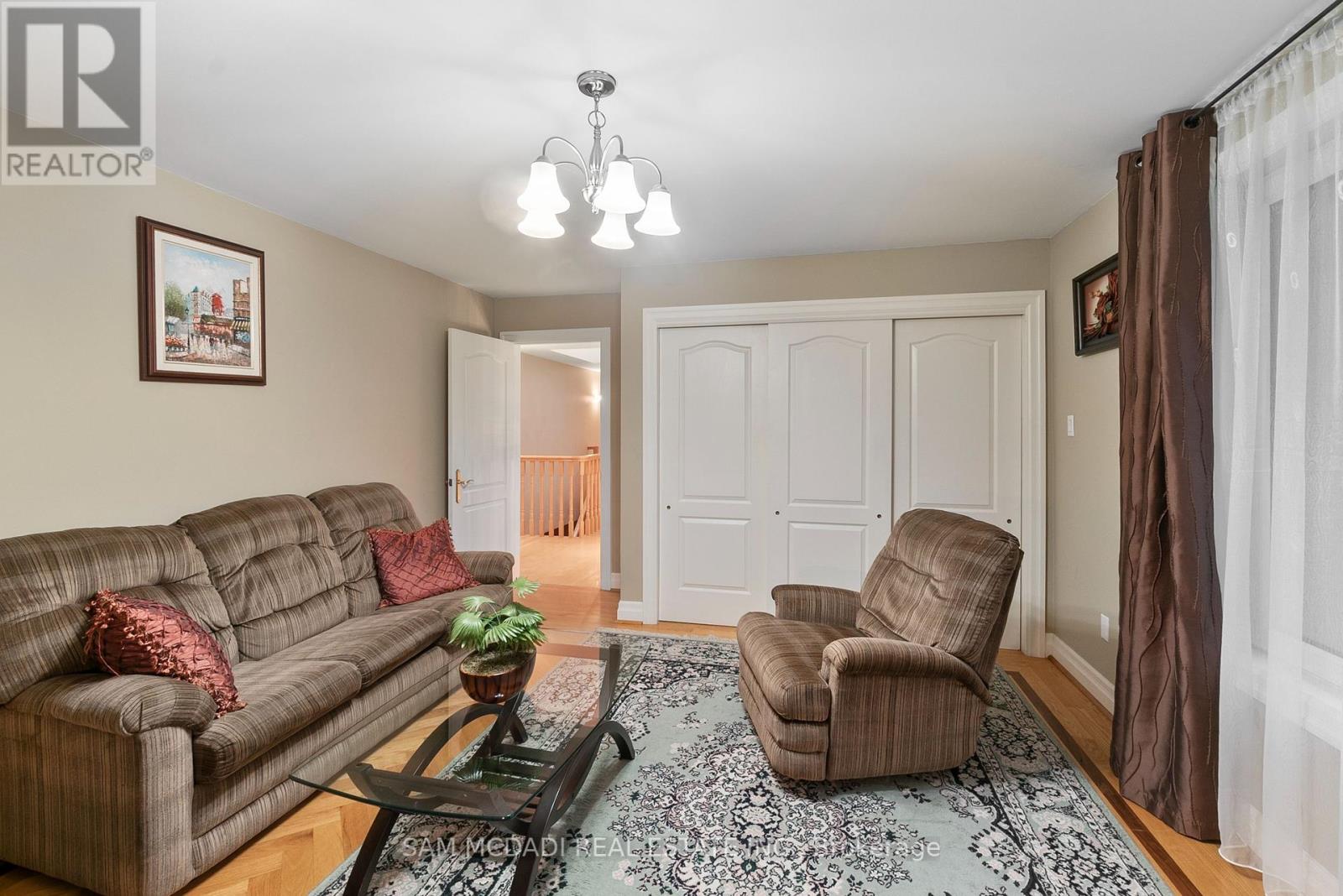 978 Tennyson Avenue, Mississauga, Ontario  L5H 2Z1 - Photo 32 - W12464431