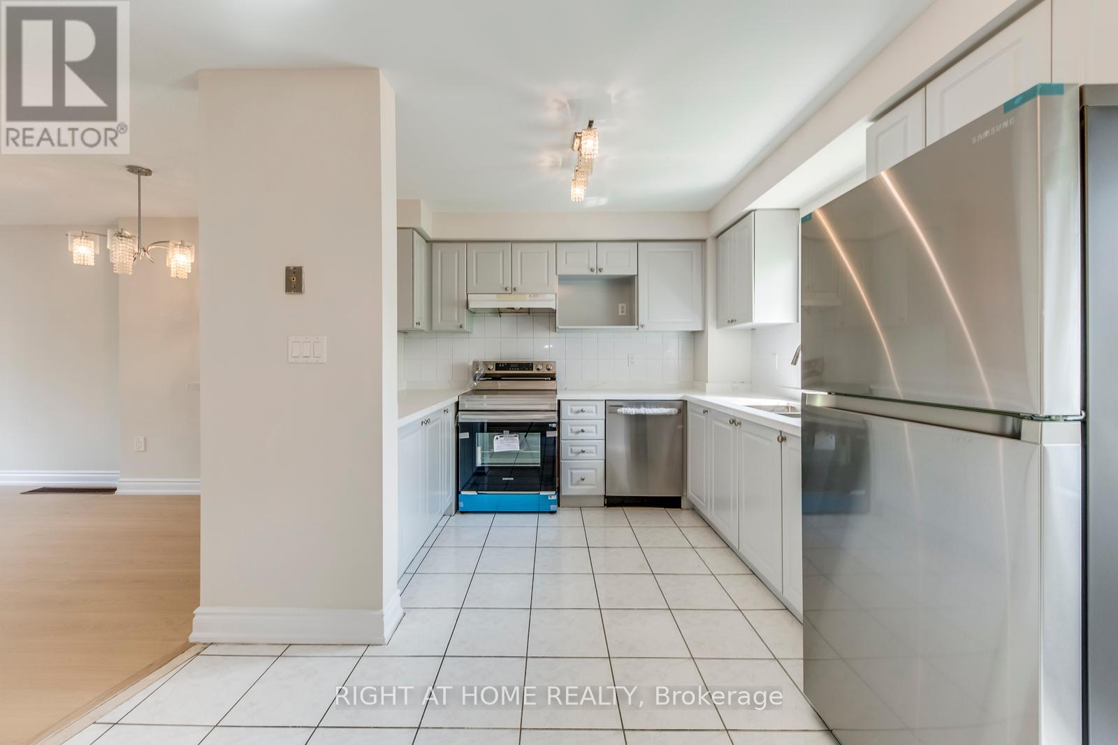 14 - 4991 Rathkeale Road, Mississauga, Ontario  L5V 2G9 - Photo 18 - W12464434