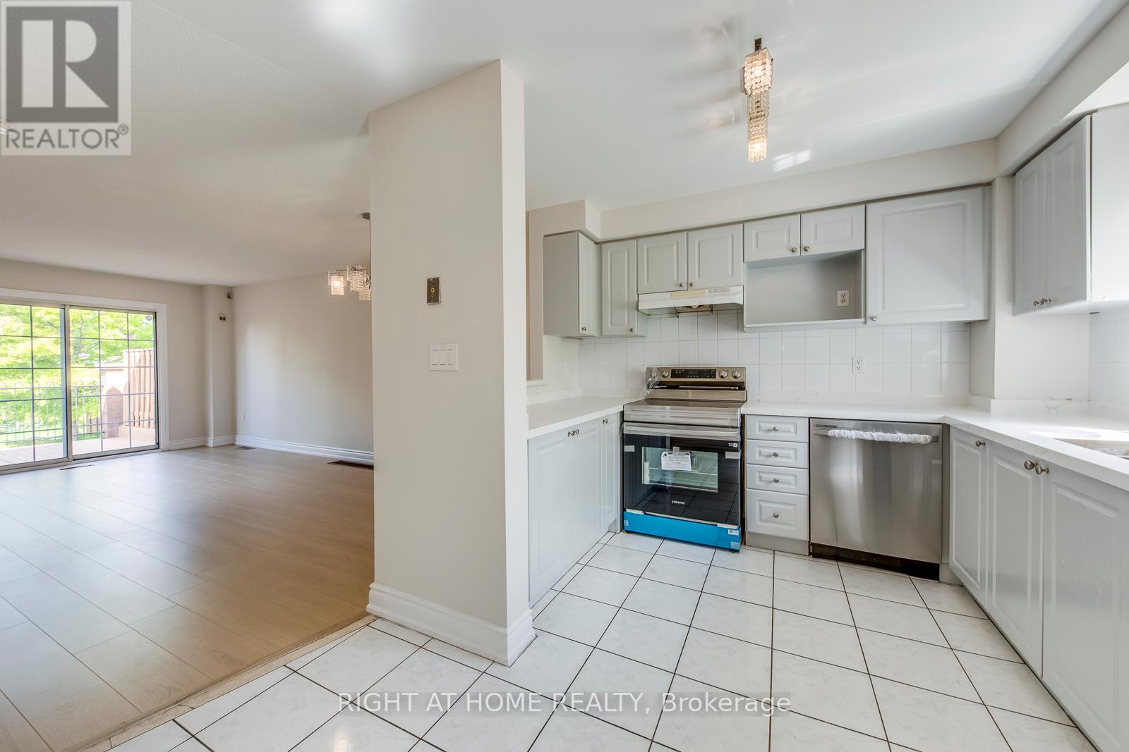 14 - 4991 Rathkeale Road, Mississauga, Ontario  L5V 2G9 - Photo 20 - W12464434