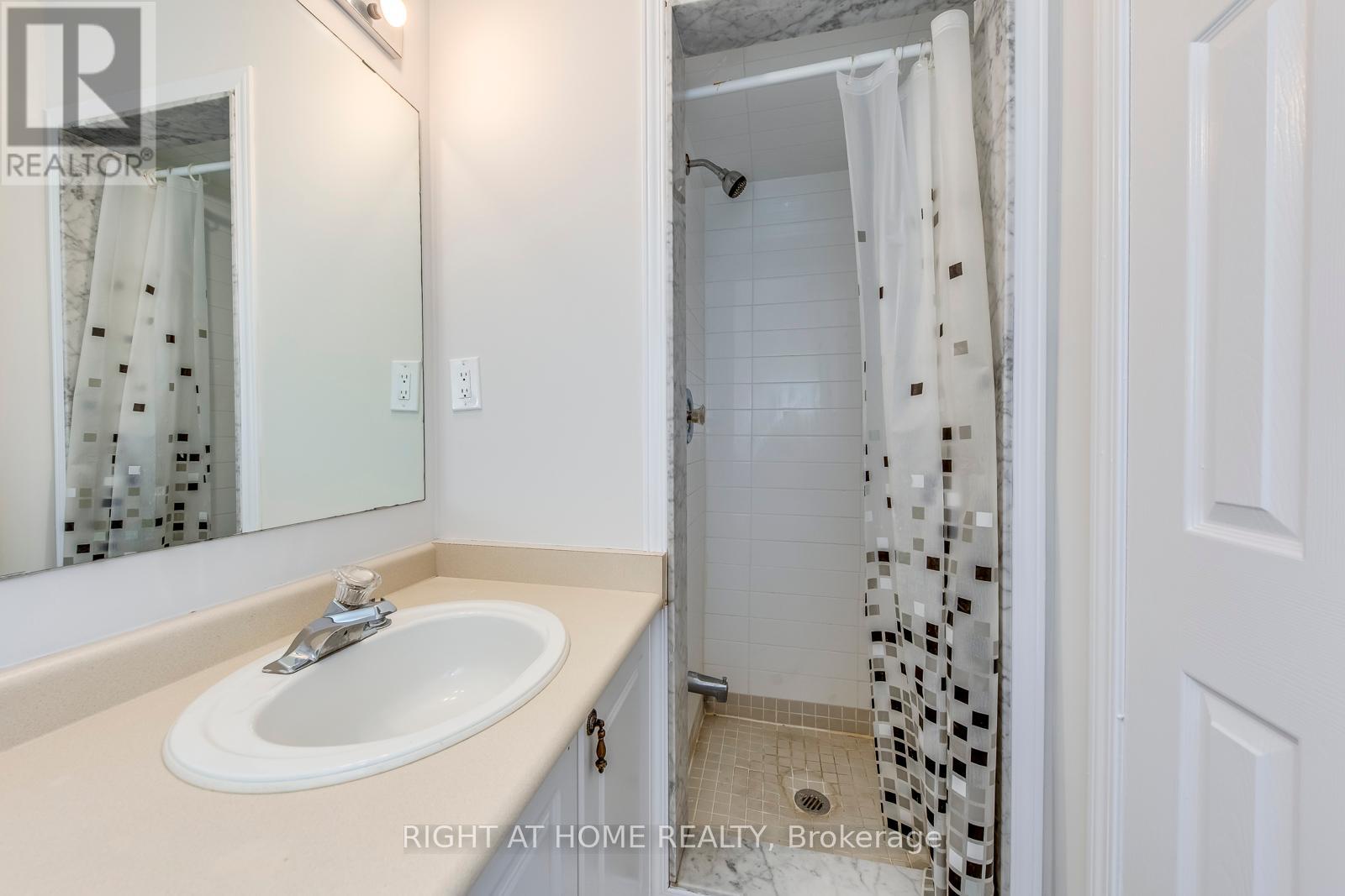 14 - 4991 Rathkeale Road, Mississauga, Ontario  L5V 2G9 - Photo 29 - W12464434