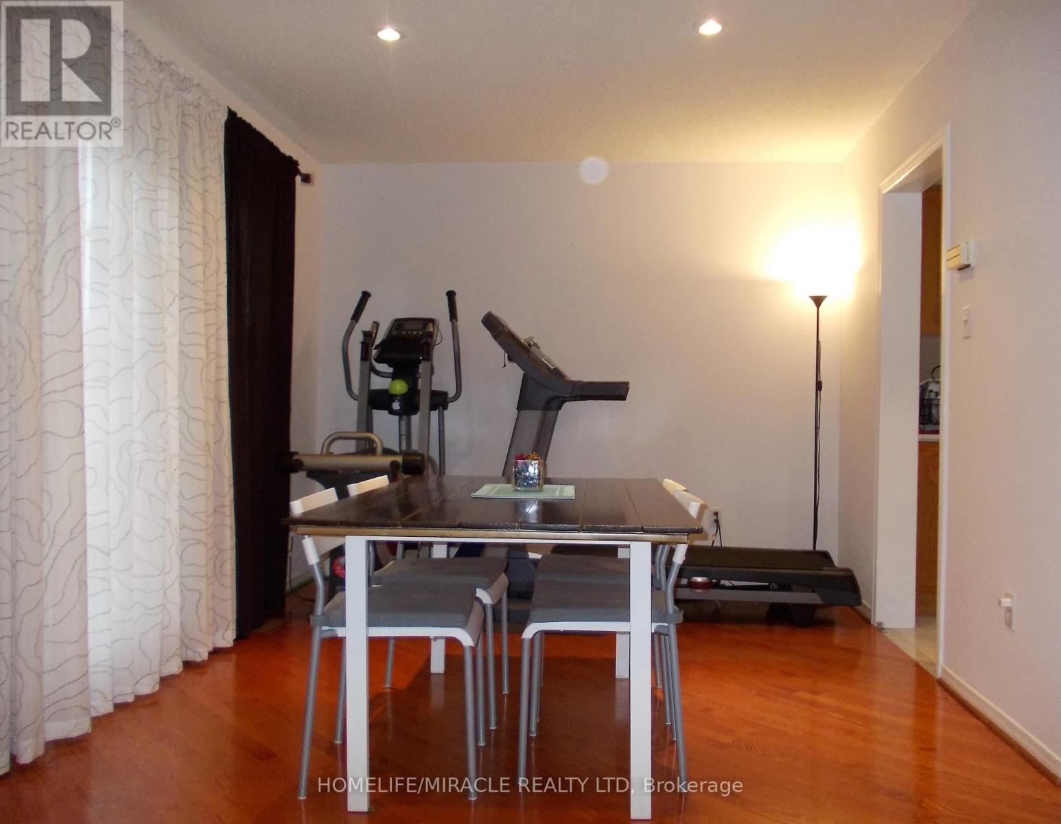 101 Bighorn (Upper Level) Crescent, Brampton, Ontario  L6R 1G2 - Photo 5 - W12464437