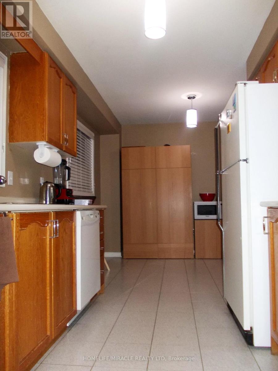 101 Bighorn (Upper Level) Crescent, Brampton, Ontario  L6R 1G2 - Photo 7 - W12464437