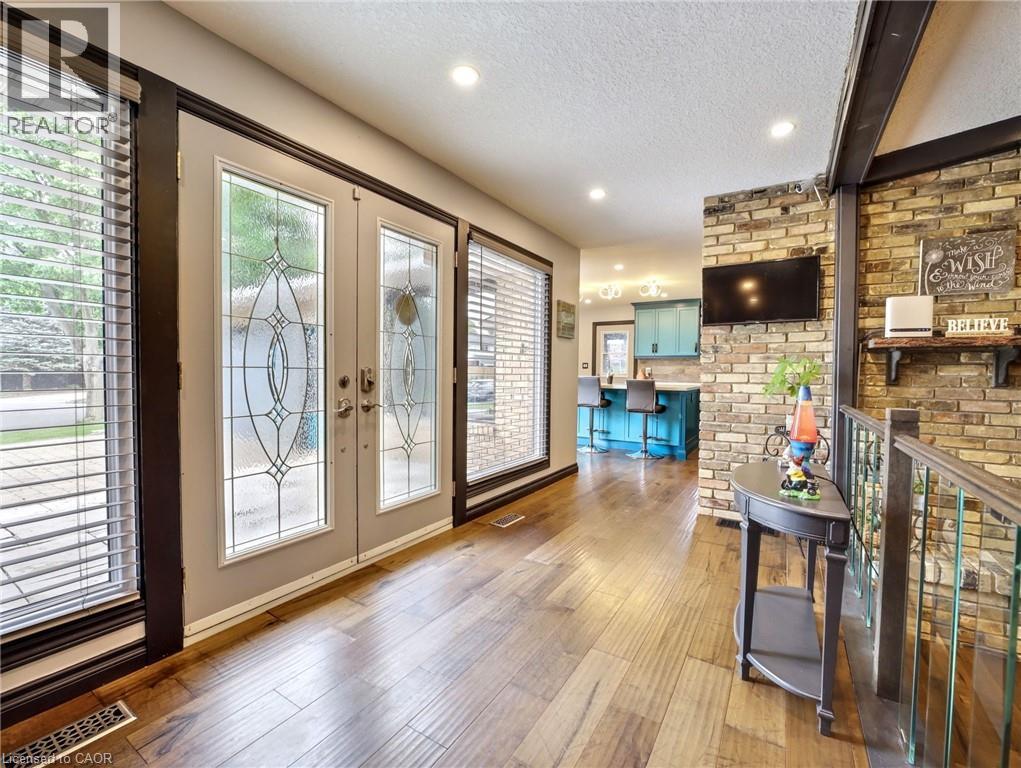 8 Westgate Circle, Brantford, Ontario  N3R 5W5 - Photo 4 - 40735886