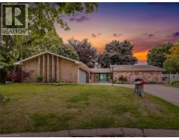 8 WESTGATE Circle, Brantford, Ontario