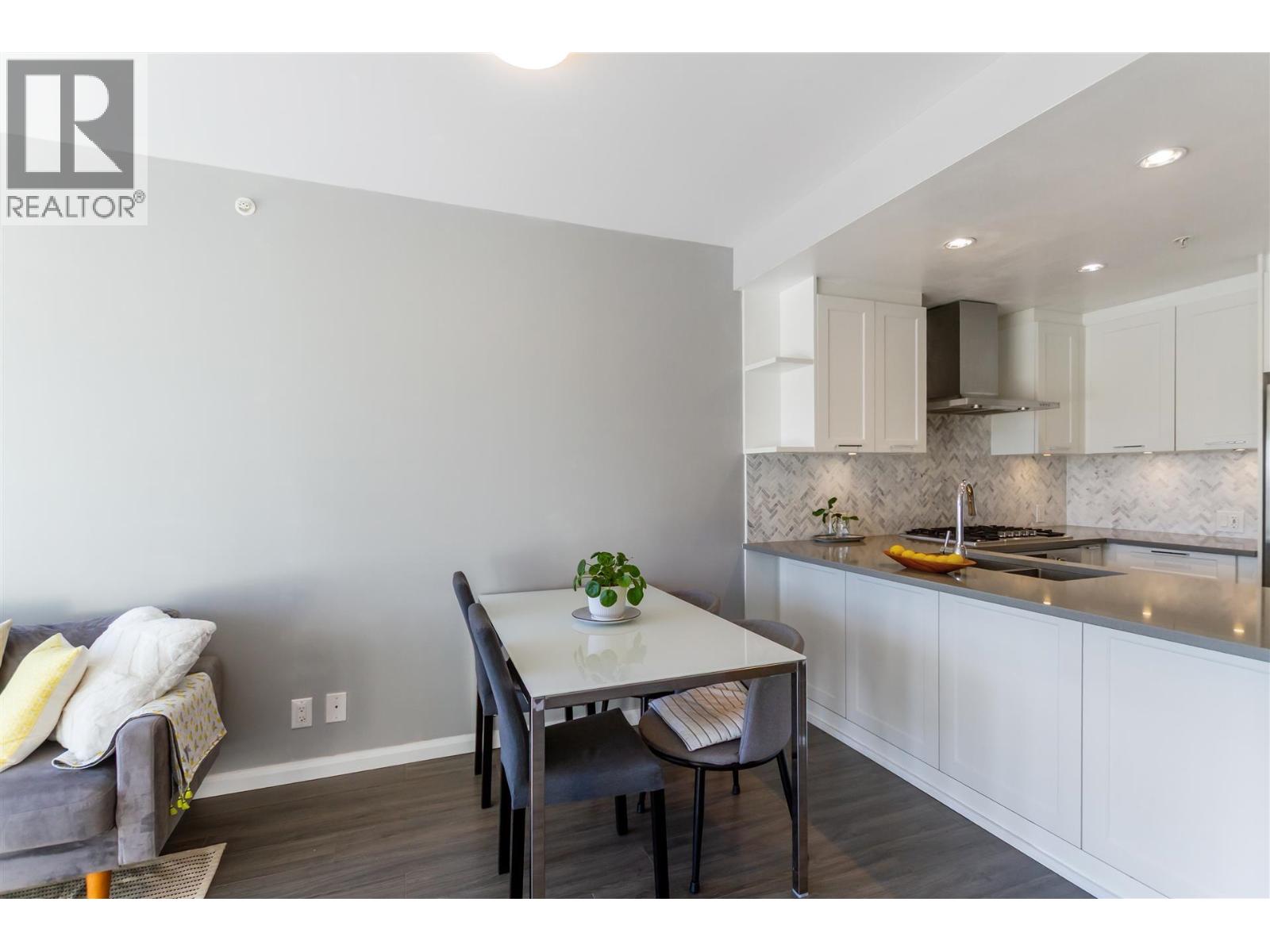 1408 520 Como Lake Avenue, Coquitlam, British Columbia  V3J 0E8 - Photo 4 - R3058383
