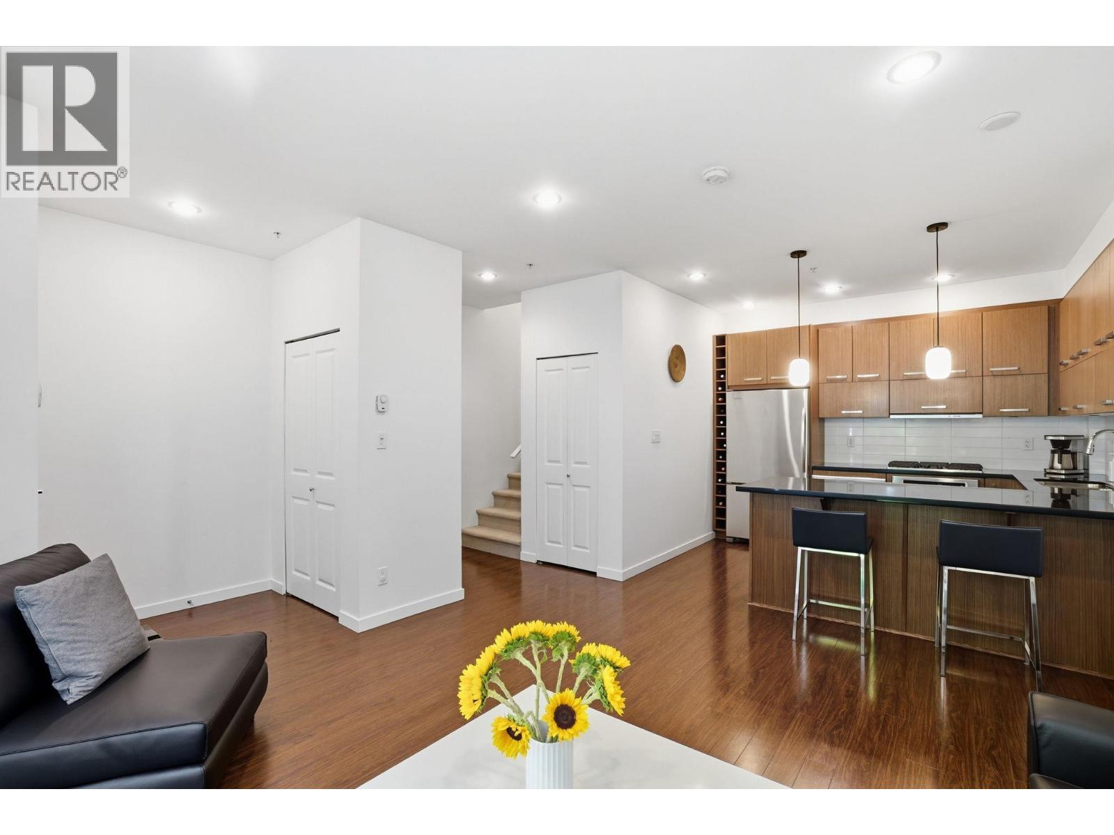 2761 Guelph Street, Vancouver, British Columbia  V5T 3P6 - Photo 5 - R3058939