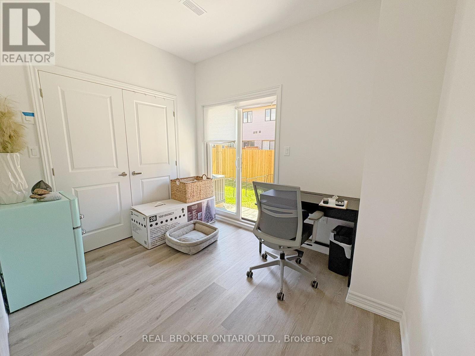 461 Blackburn Drive, Brantford, Ontario  N3T 0W9 - Photo 11 - X12464428