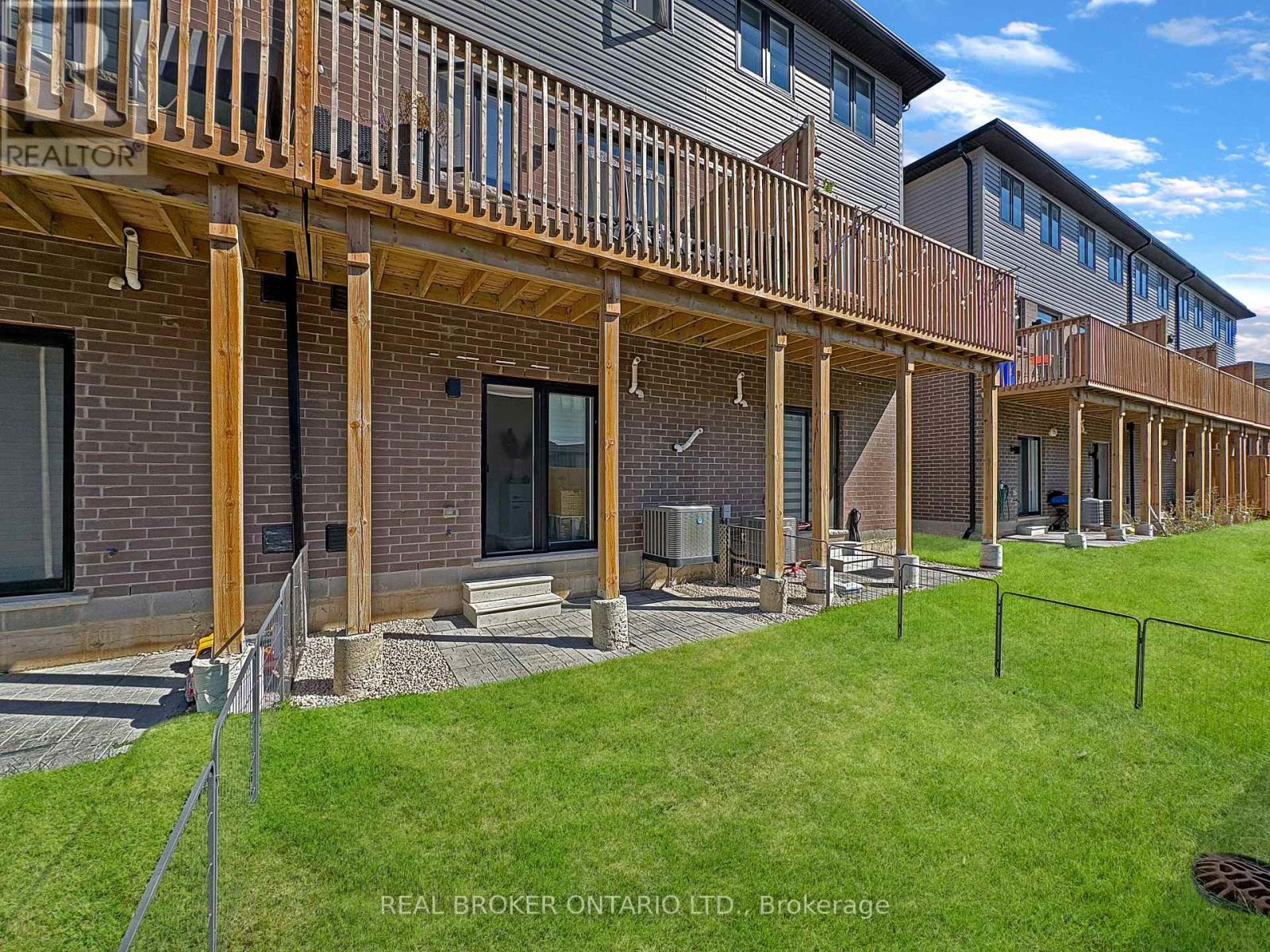 461 Blackburn Drive, Brantford, Ontario  N3T 0W9 - Photo 13 - X12464428