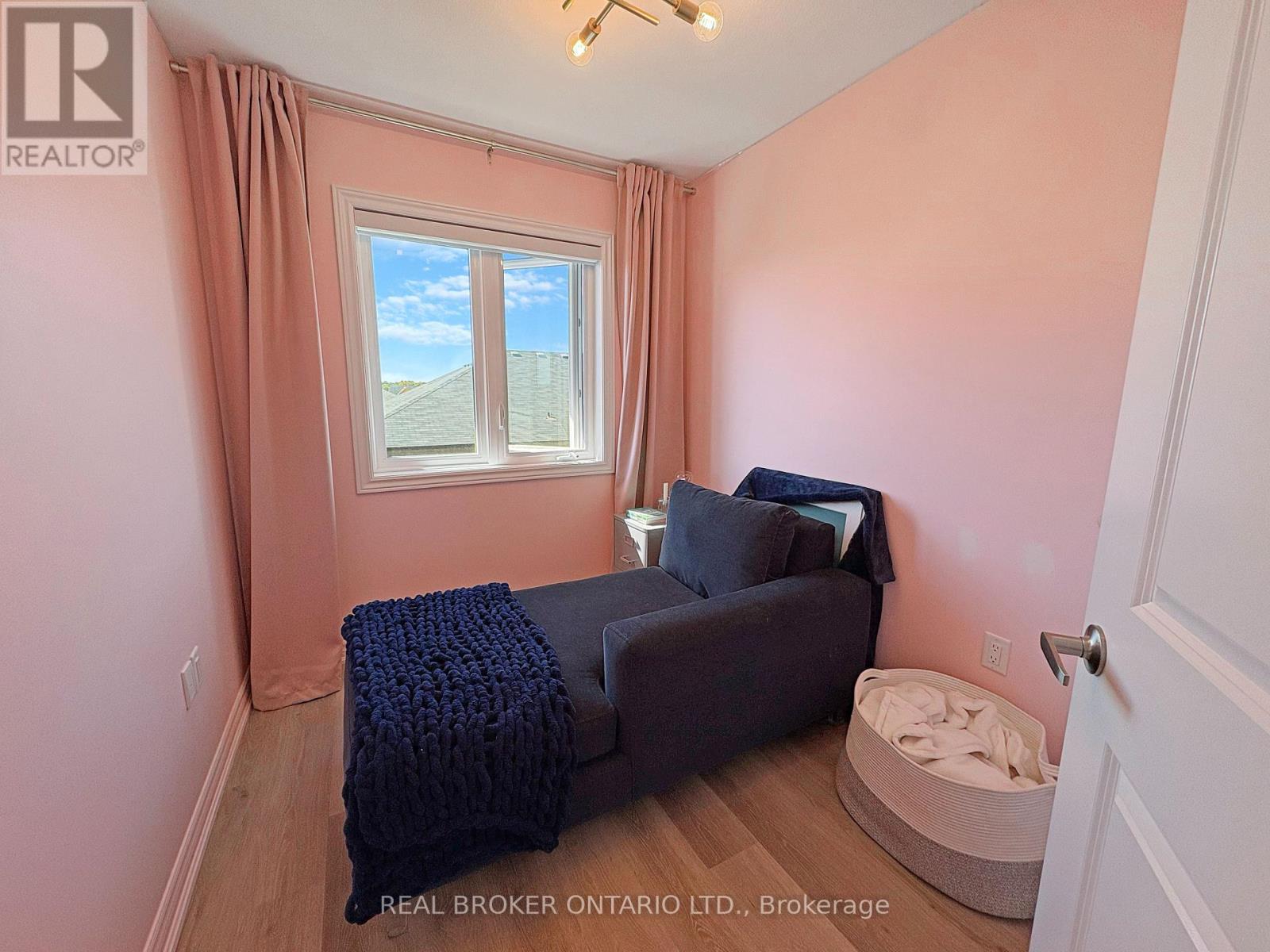 461 Blackburn Drive, Brantford, Ontario  N3T 0W9 - Photo 9 - X12464428
