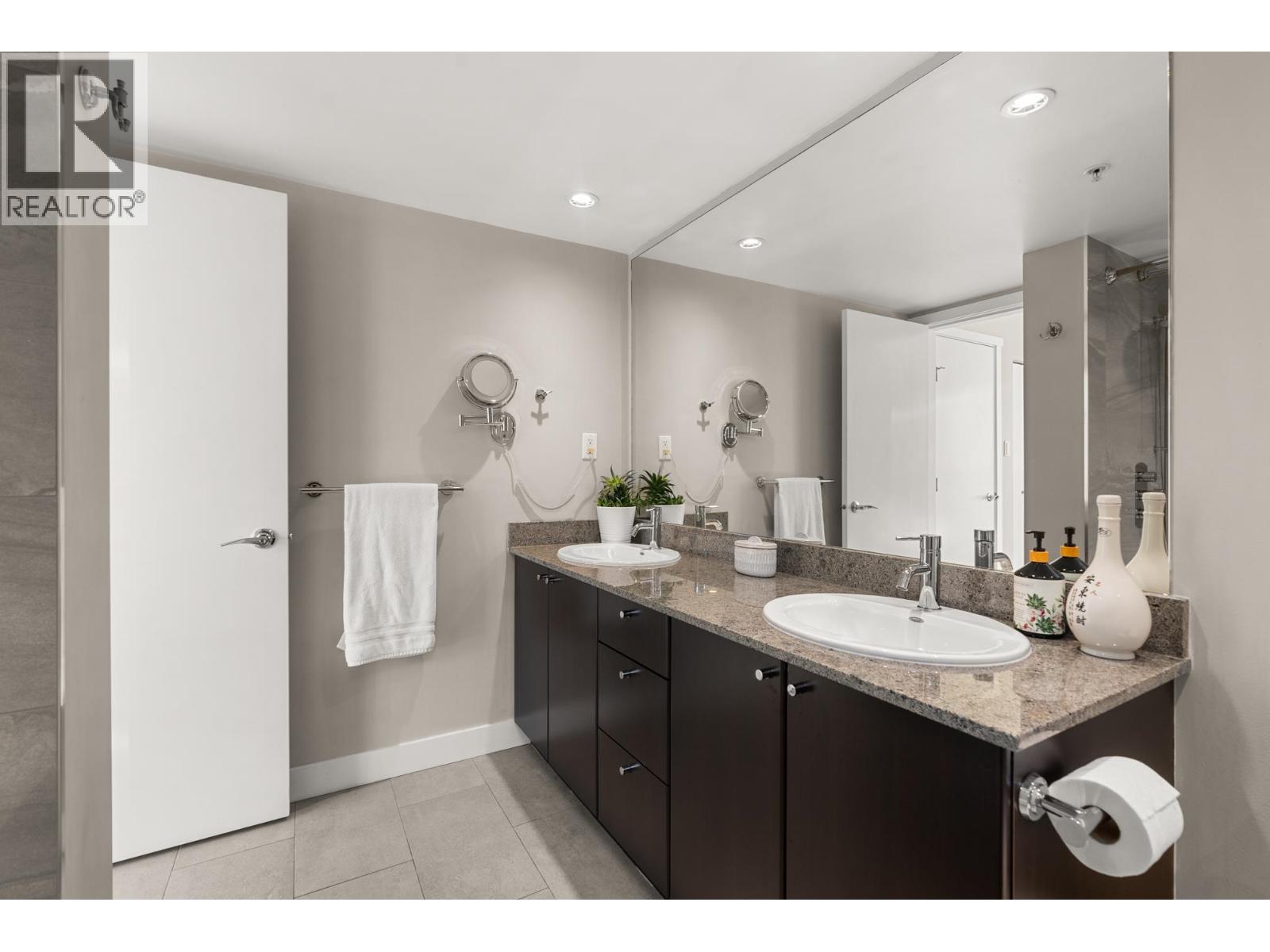 313 701 Klahanie Drive, Port Moody, British Columbia  V3H 5L6 - Photo 17 - R3058964