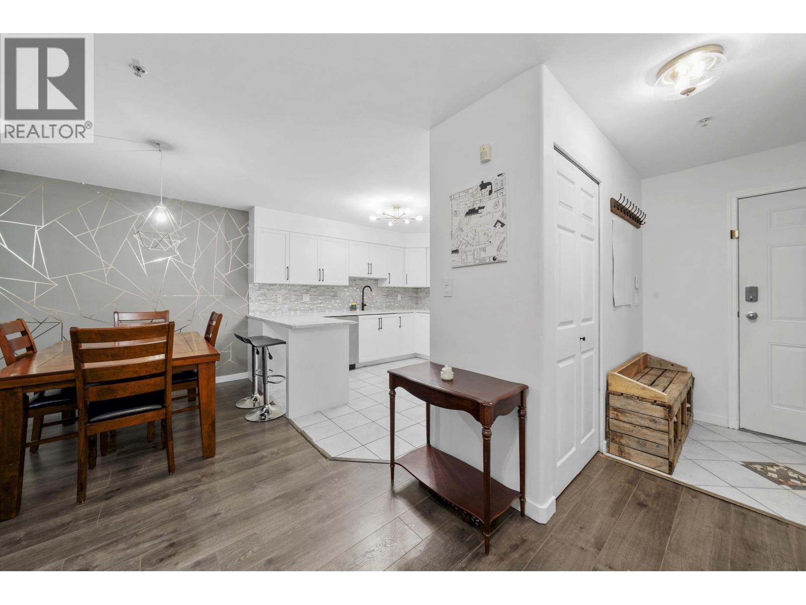 311 121 Shoreline Circle, Port Moody, British Columbia  V3H 5G2 - Photo 4 - R3058996