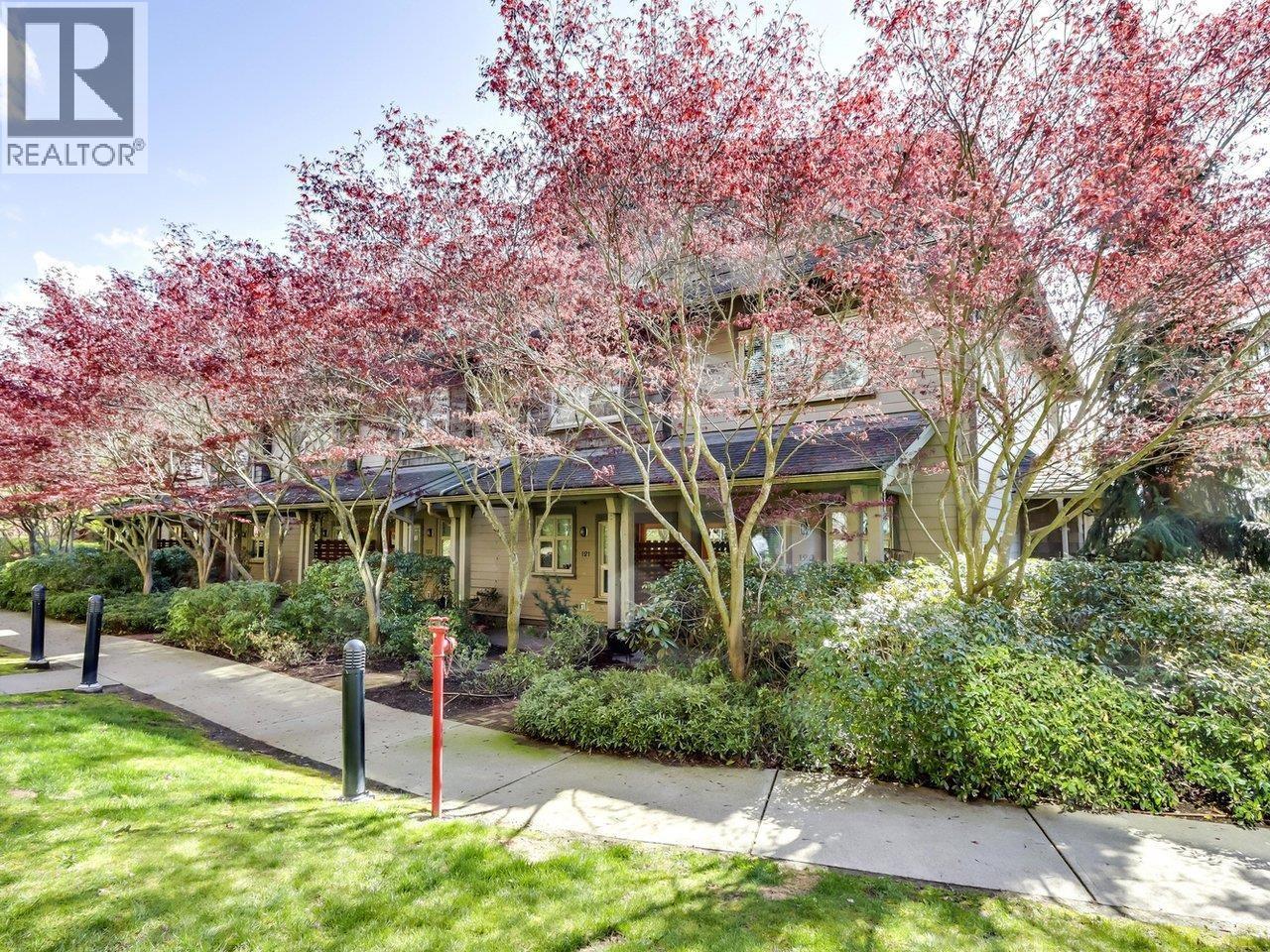 120 250 Salter Street, New Westminster, British Columbia  V3M 0B7 - Photo 2 - R3059000