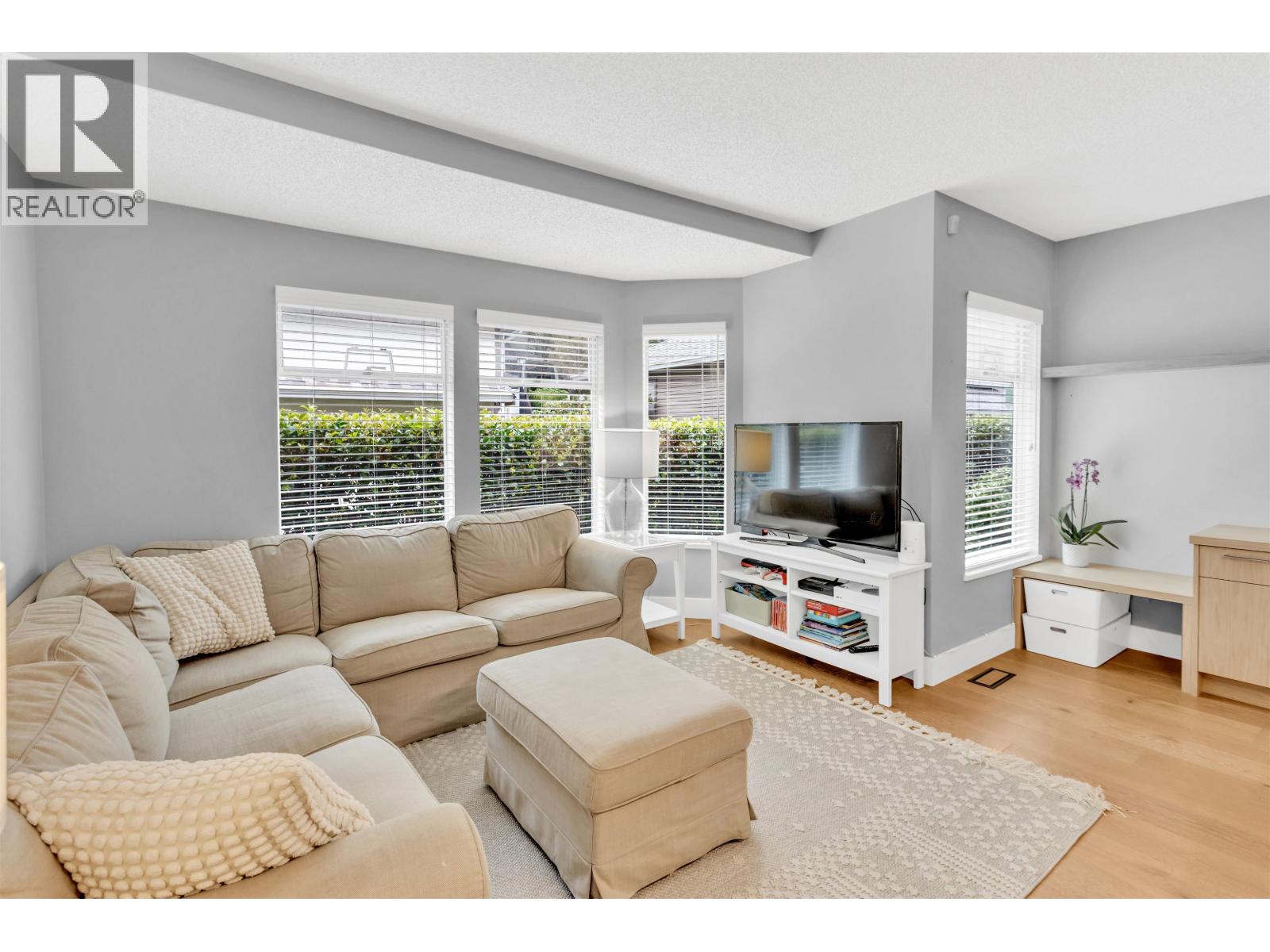 8838 Larkfield Drive, Burnaby, British Columbia  V5A 4L1 - Photo 11 - R3059006
