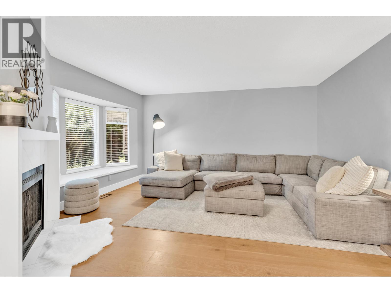 8838 Larkfield Drive, Burnaby, British Columbia  V5A 4L1 - Photo 3 - R3059006