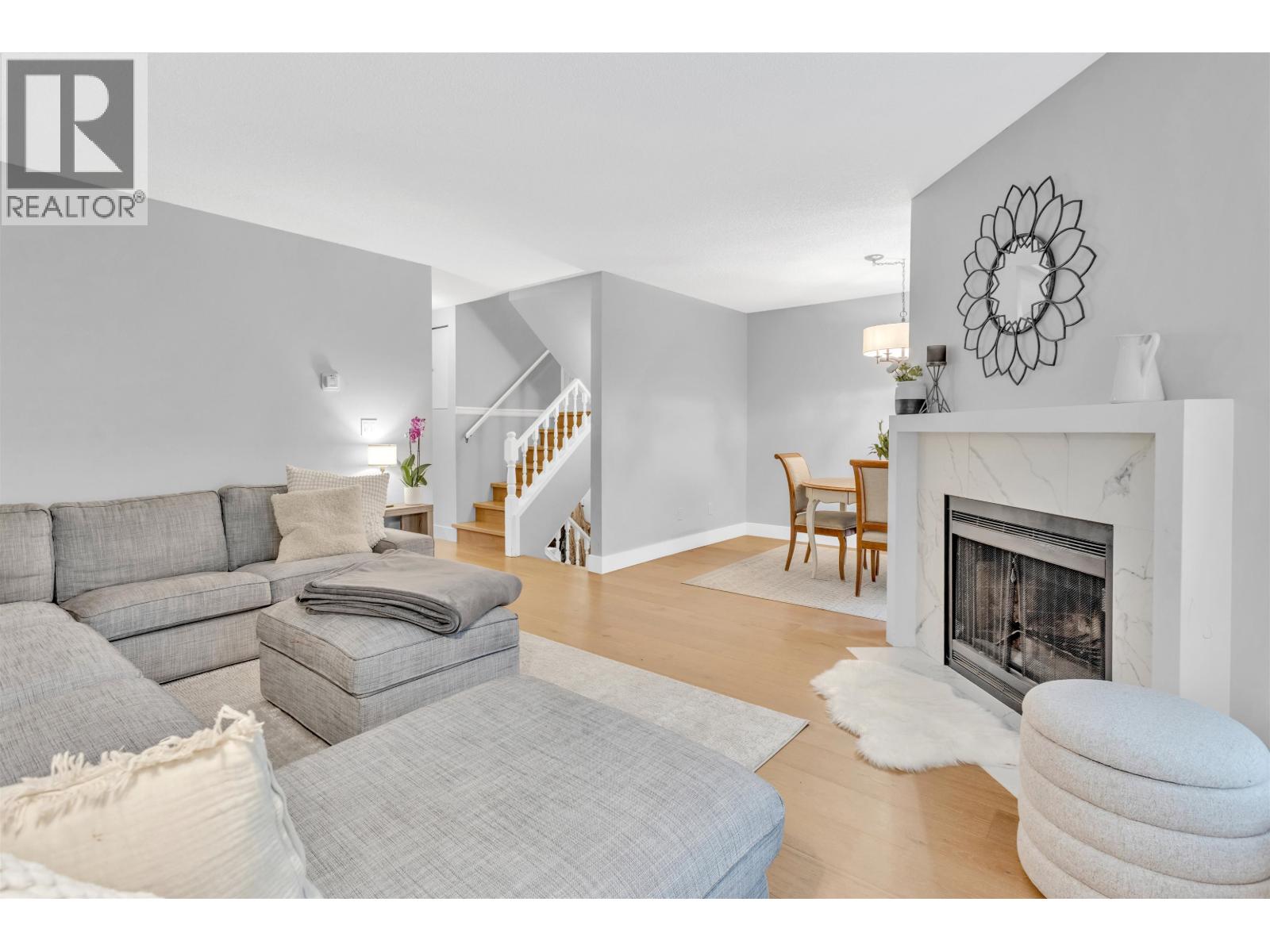 8838 Larkfield Drive, Burnaby, British Columbia  V5A 4L1 - Photo 4 - R3059006
