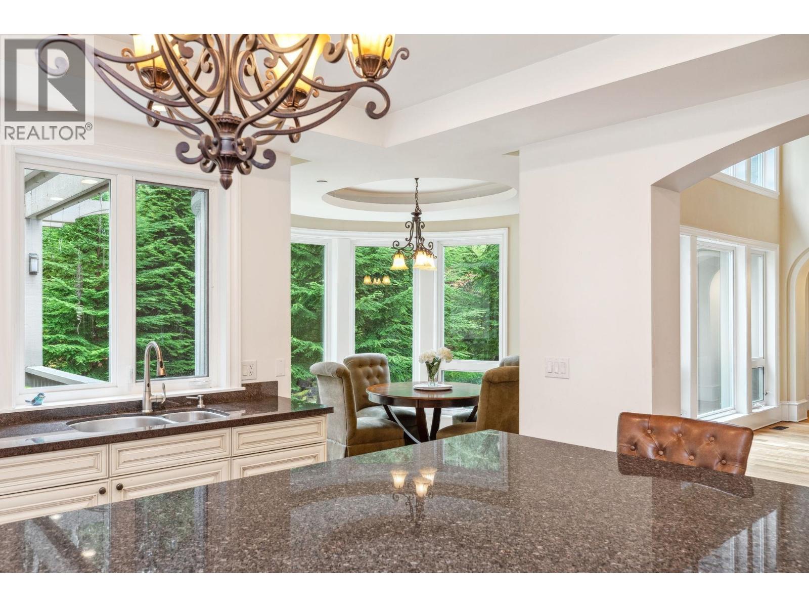 320 Forestview Lane, Anmore, British Columbia  V3H 0A3 - Photo 10 - R3058963