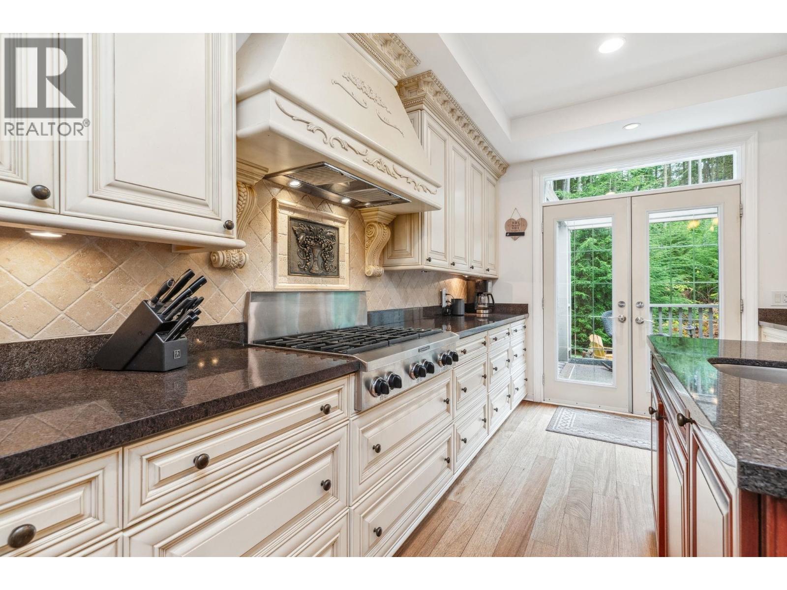 320 Forestview Lane, Anmore, British Columbia  V3H 0A3 - Photo 8 - R3058963