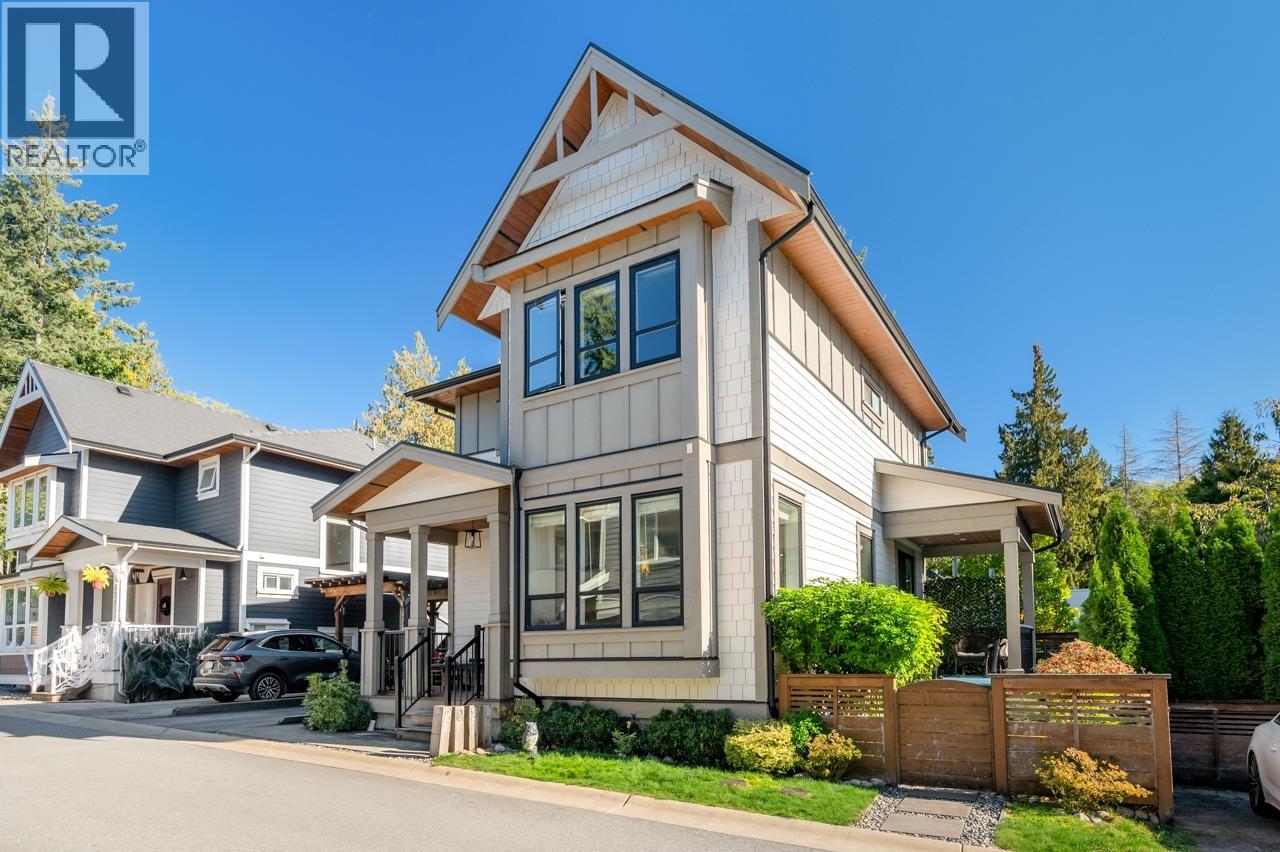 2020 CARSON COURT, North Vancouver, British Columbia