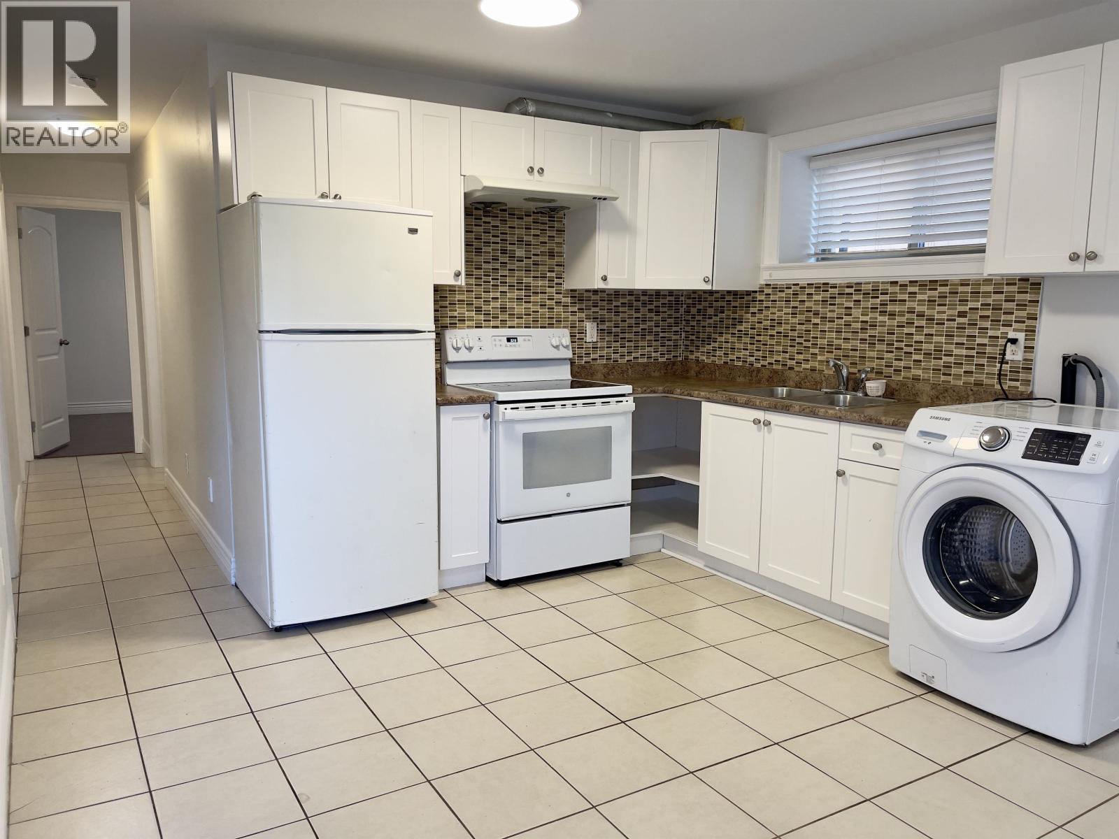 2 3787 Elmwood Street, Burnaby, British Columbia  V5G 1R8 - Photo 2 - R3058990