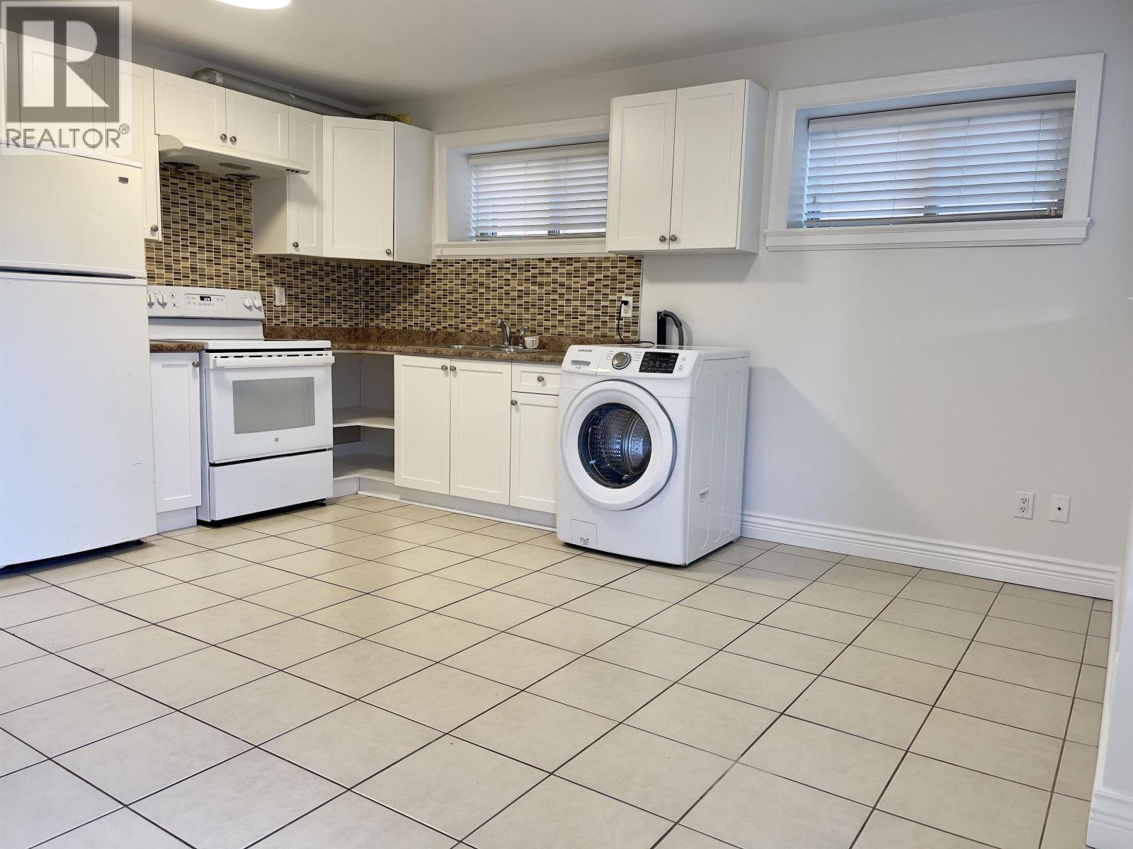 2 3787 Elmwood Street, Burnaby, British Columbia  V5G 1R8 - Photo 3 - R3058990