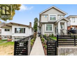 2 2786 E 46TH AVENUE