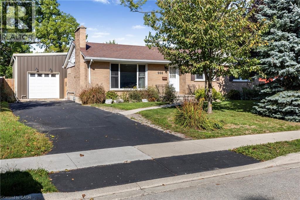 908 Cedar Street, Dunnville, Ontario  N1A 2K3 - Photo 1 - 40775573