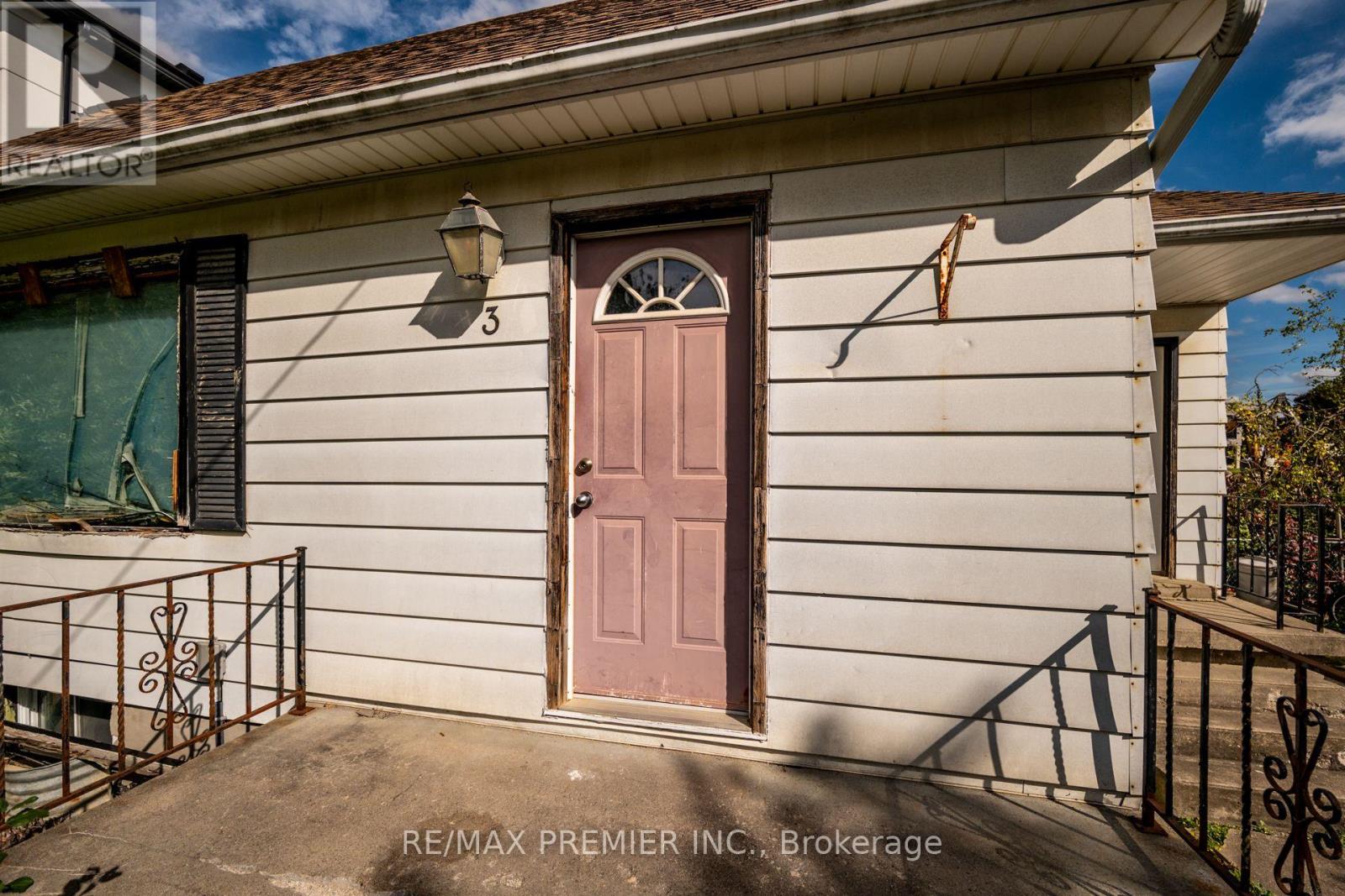 3 Parker Avenue, Richmond Hill, Ontario  L4E 2W4 - Photo 8 - N12450336